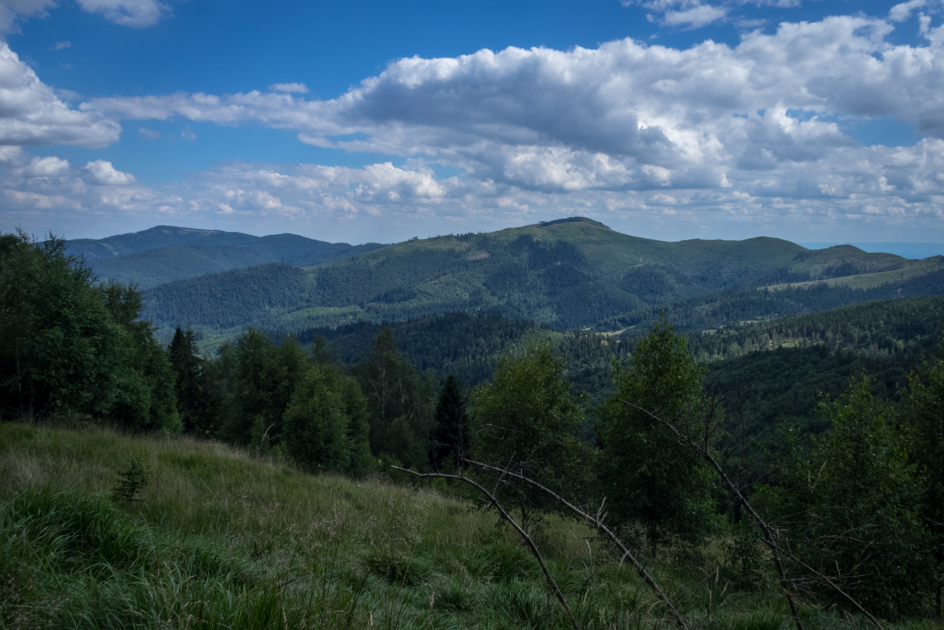 Skalisko z vodnej nádrže Úhorná (Volovské vrchy)