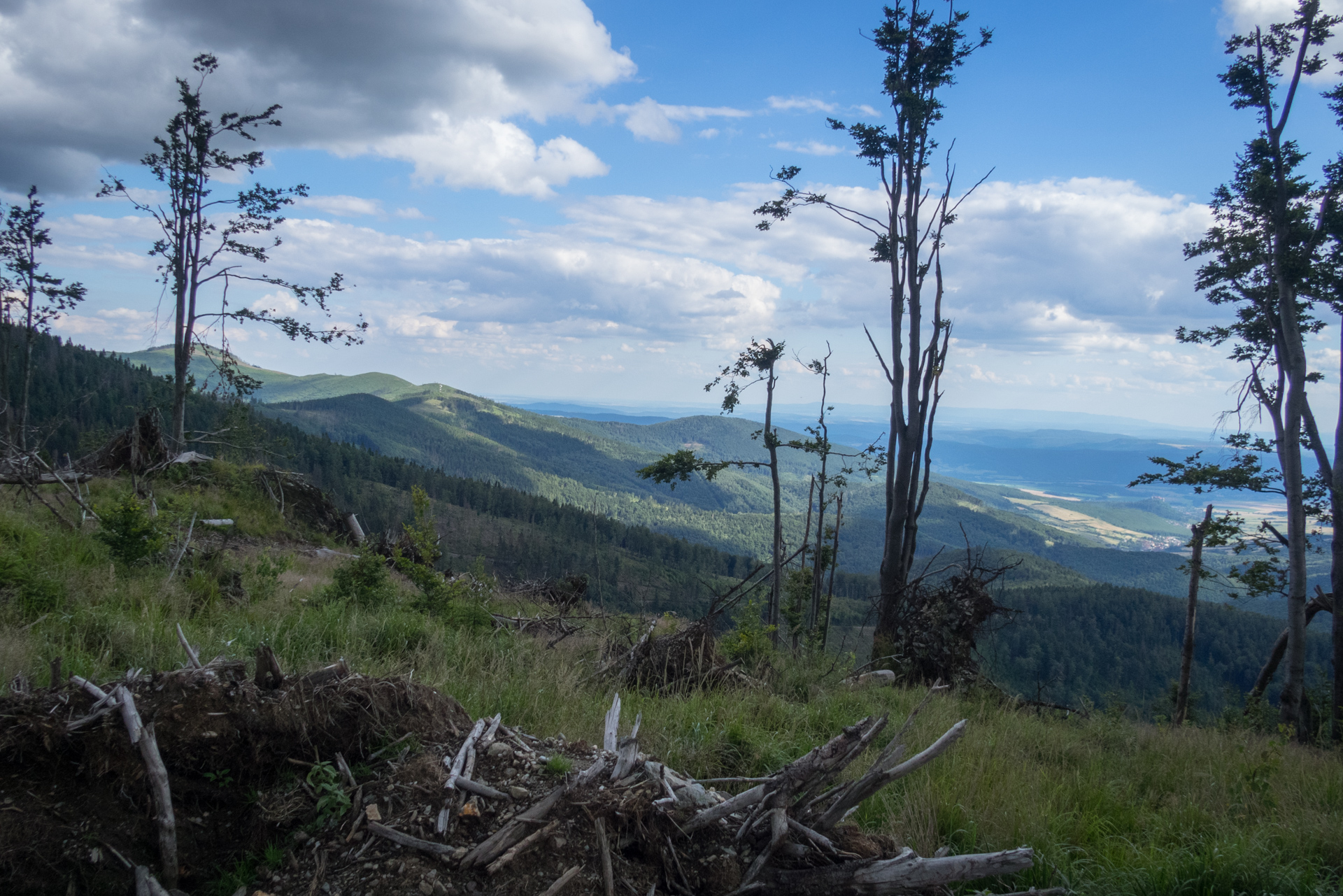 Skalisko z vodnej nádrže Úhorná (Volovské vrchy)