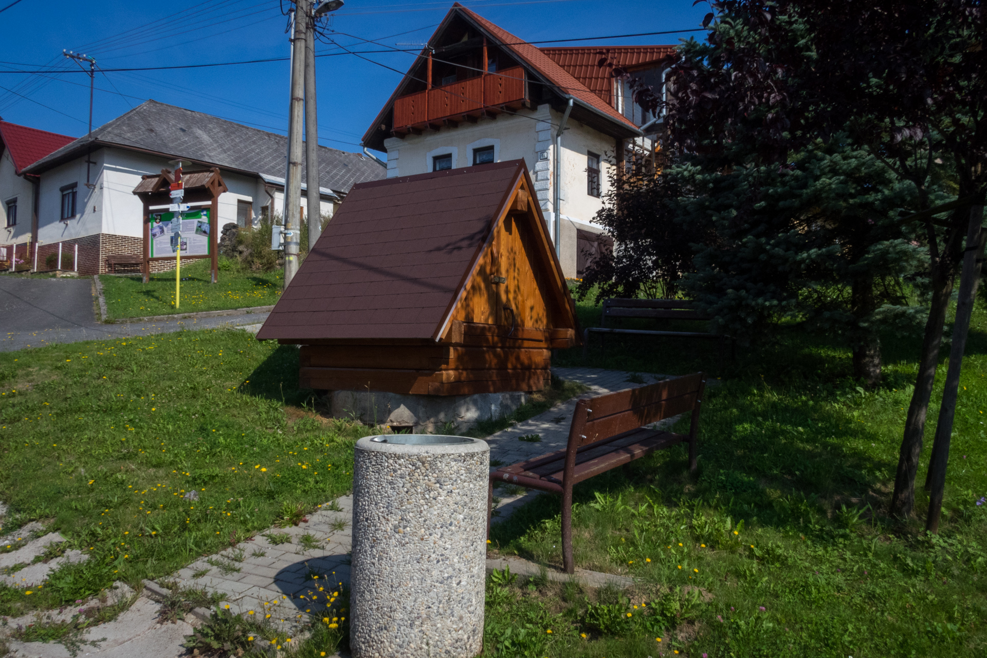 Vysoký vrch a Biela skala zo Sloviniek (Volovské vrchy)