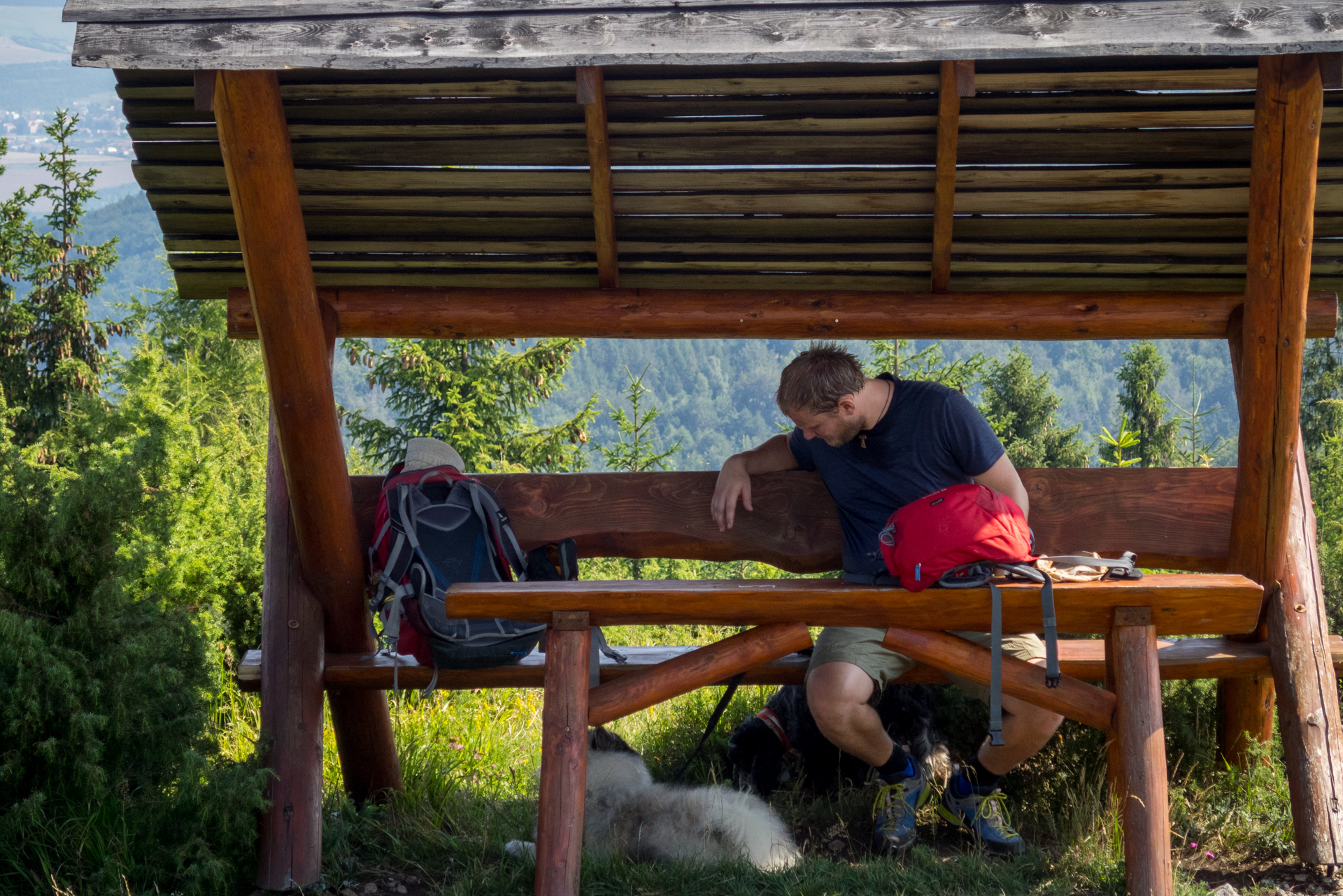 Vysoký vrch a Biela skala zo Sloviniek (Volovské vrchy)