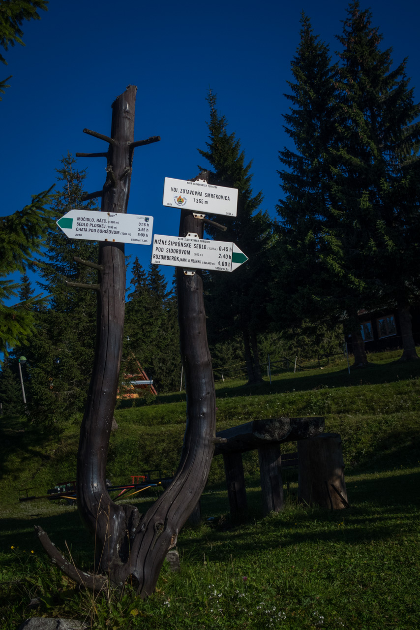 Z vojenskej zotavovne Smrekovica cez Nižné Šiprúnske sedlo do Bieleho potoka (Veľká Fatra)