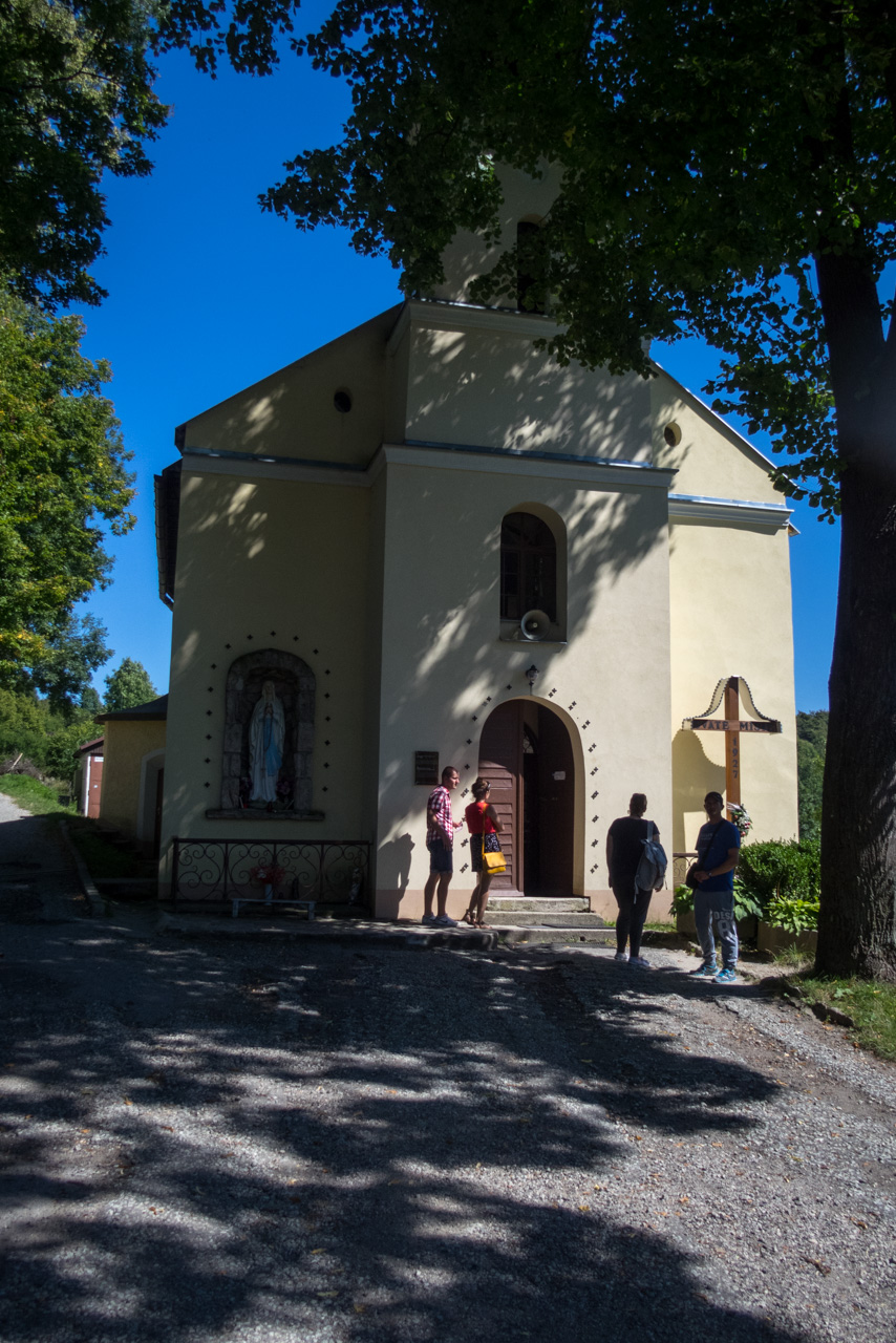 Z vojenskej zotavovne Smrekovica cez Nižné Šiprúnske sedlo do Bieleho potoka (Veľká Fatra)