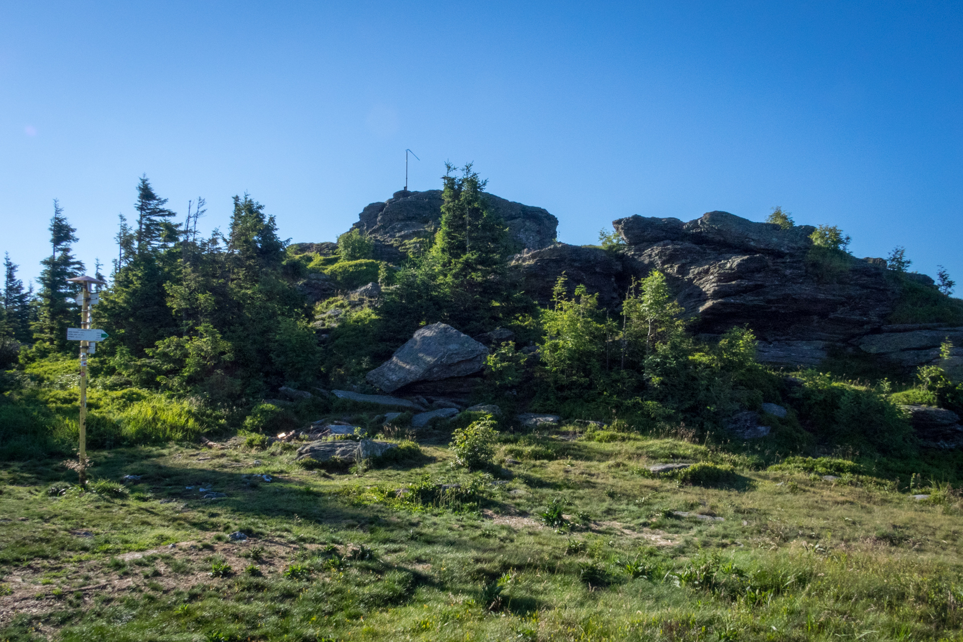 Zo Skaliska do Henclovej (Volovské vrchy)