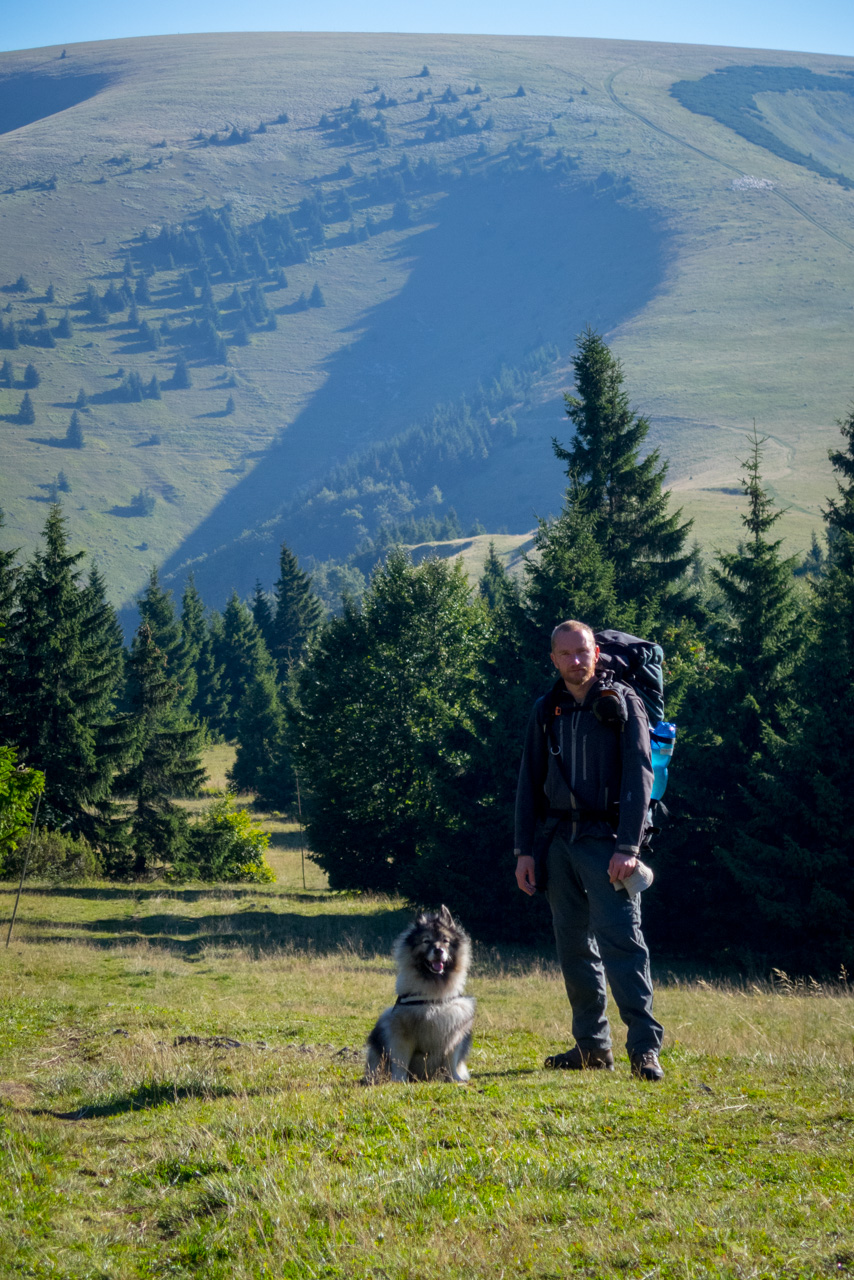 Zo Suchého vrchu cez Ploskú na voj. zotavovňu Smrekovica (Veľká Fatra)