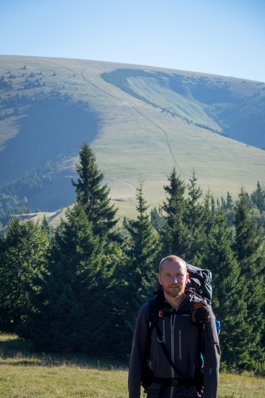 Zo Suchého vrchu cez Ploskú na voj. zotavovňu Smrekovica (Veľká Fatra)