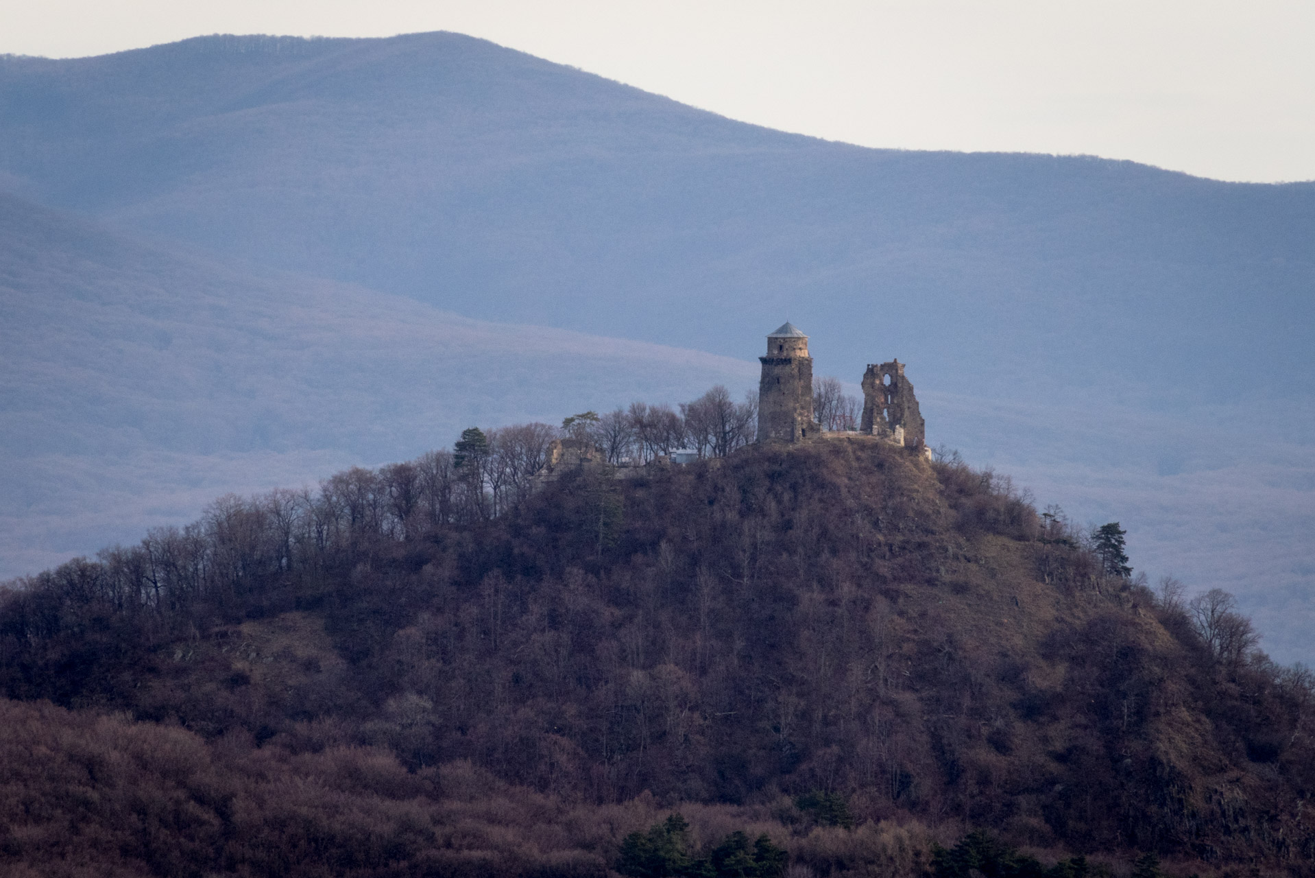 Bradlo a Dobrák zo Slanského sedla (Slanské vrchy)