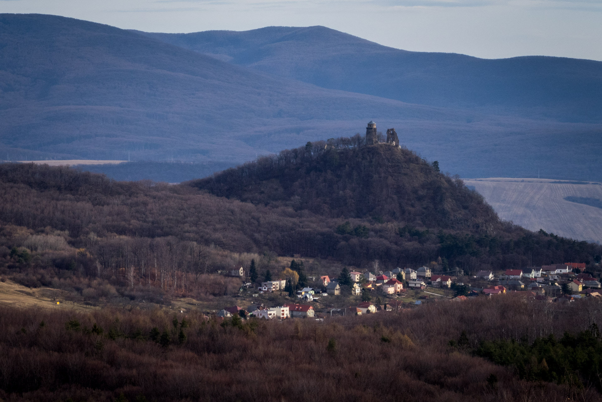 Bradlo a Dobrák zo Slanského sedla (Slanské vrchy)