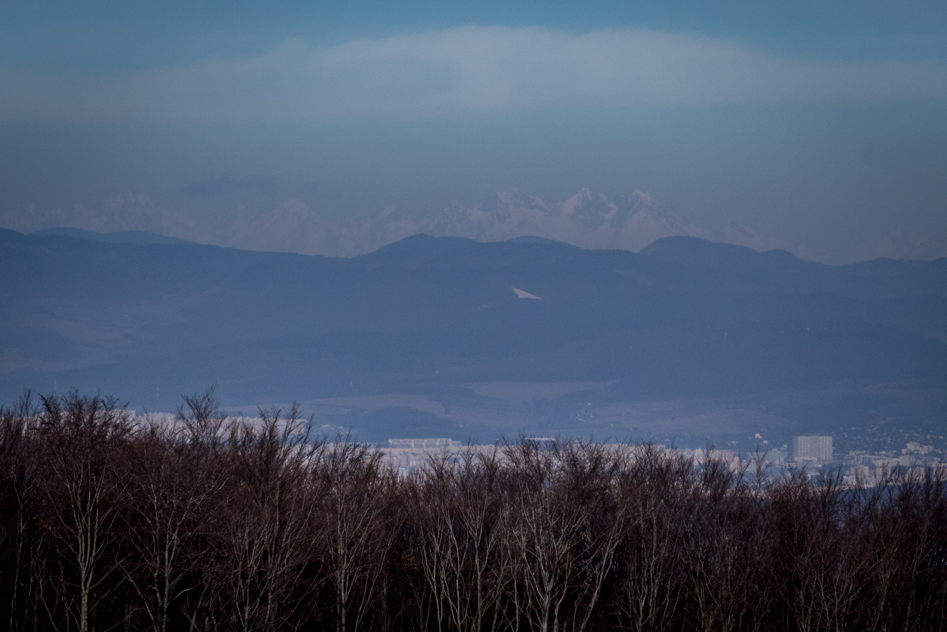 Bradlo a Dobrák zo Slanského sedla (Slanské vrchy)