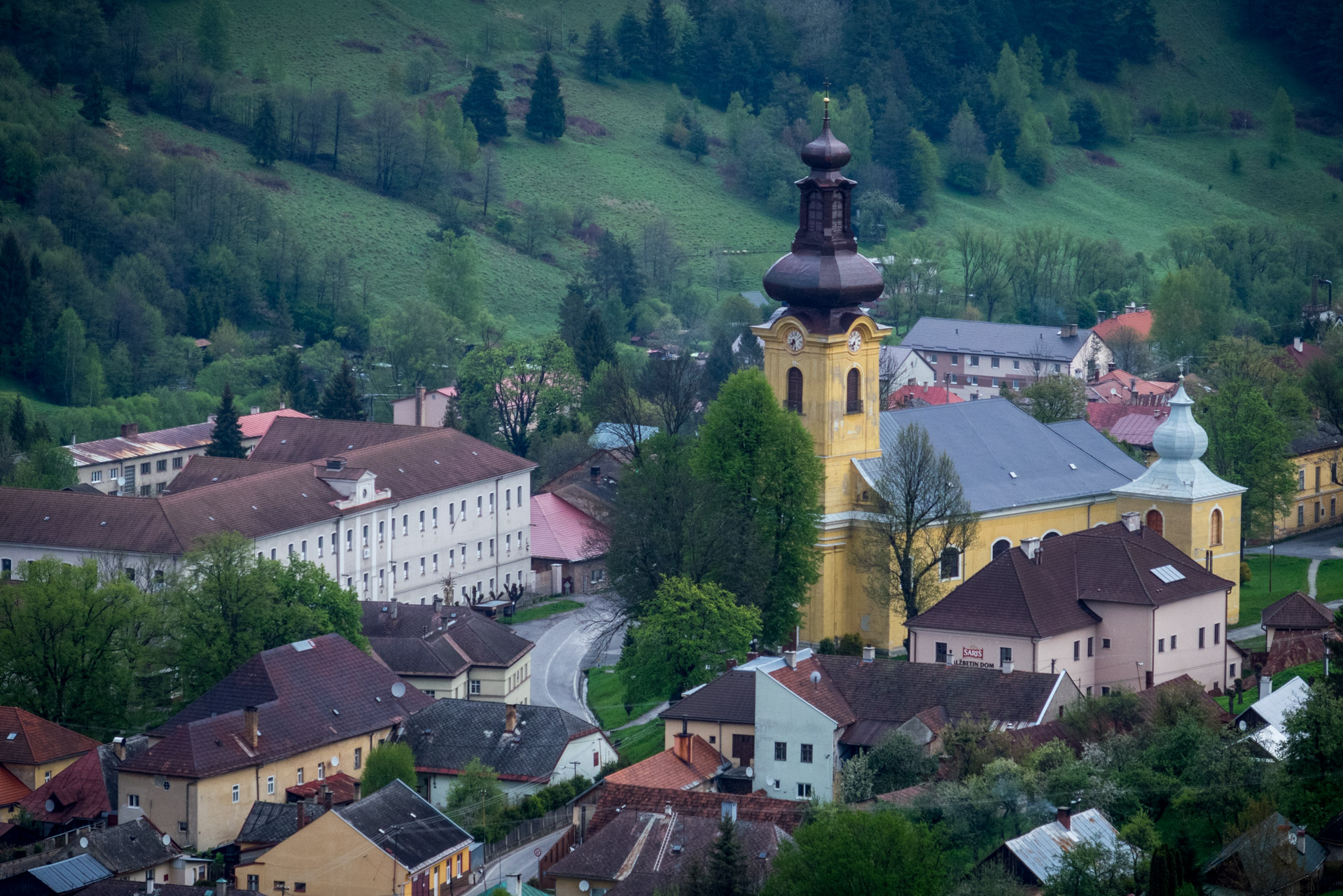 Holý vrch a Bukovec zo Švedlára (Volovské vrchy)