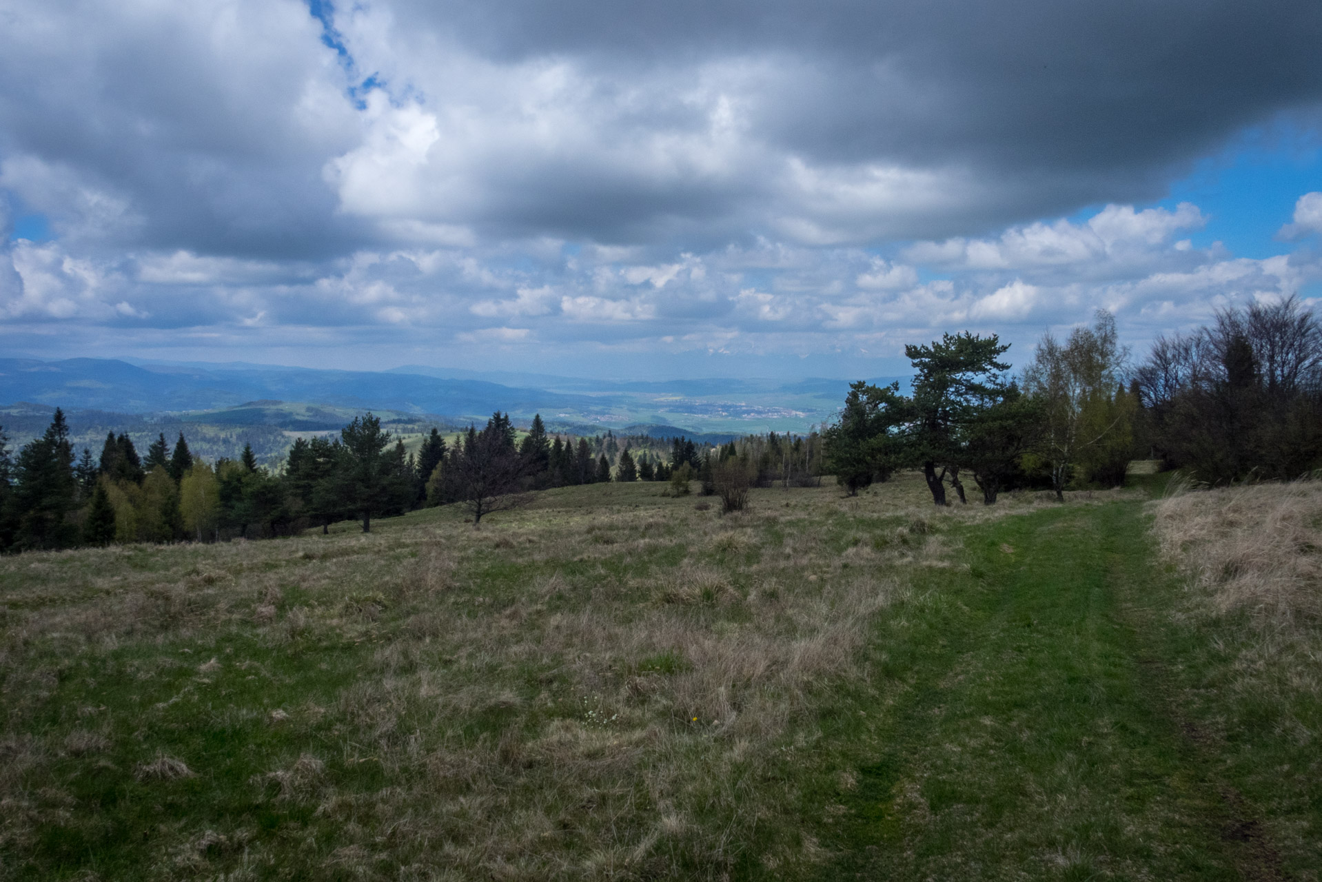 Holý vrch a Bukovec zo Švedlára (Volovské vrchy)