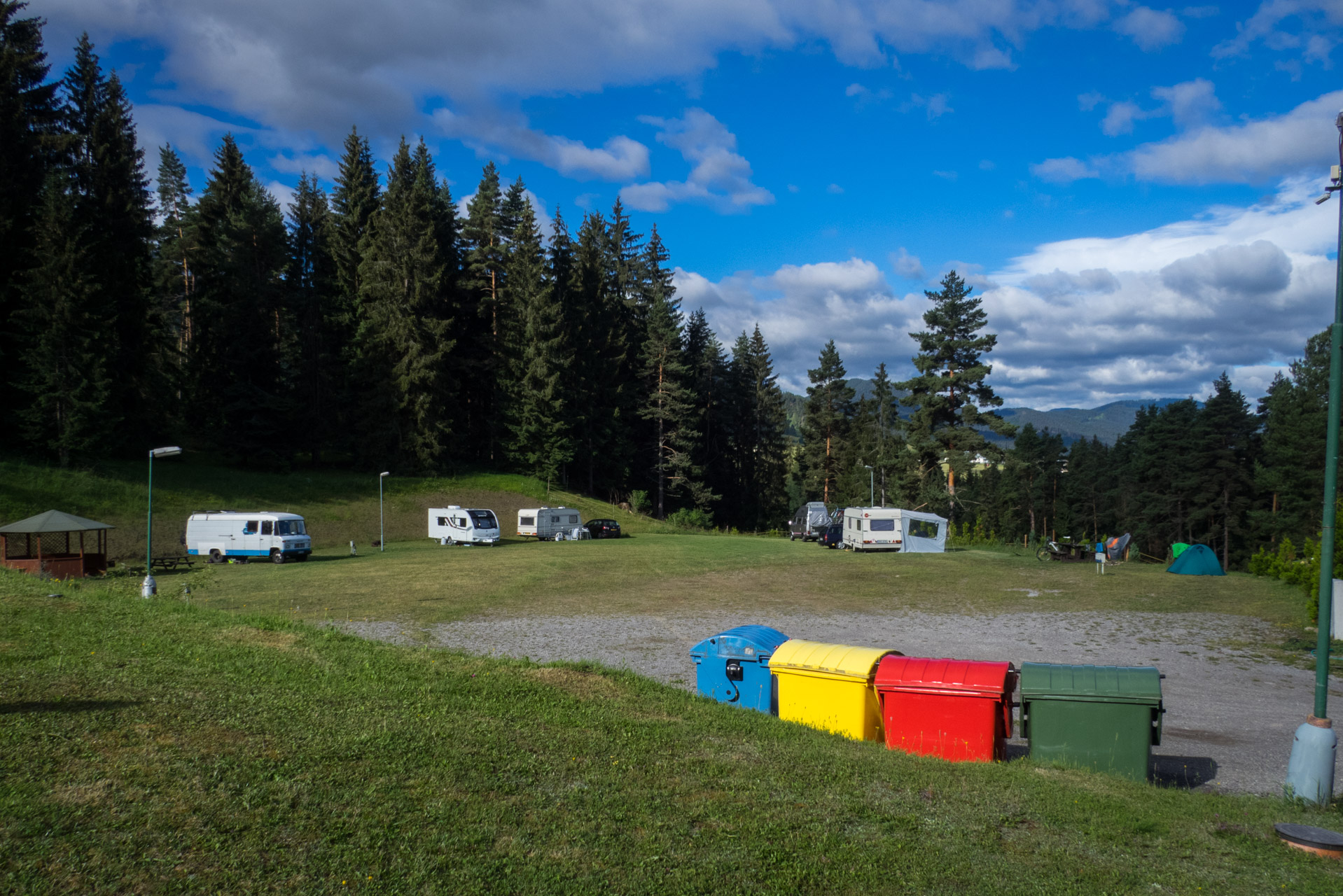 Krakova hoľa od ATC Bystrina (Nízke Tatry)