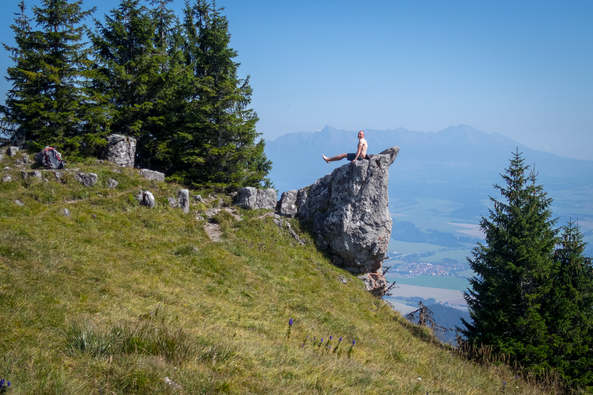 Poludnica z Iľanova cez sedlo pod Kúpeľom (Nízke Tatry)