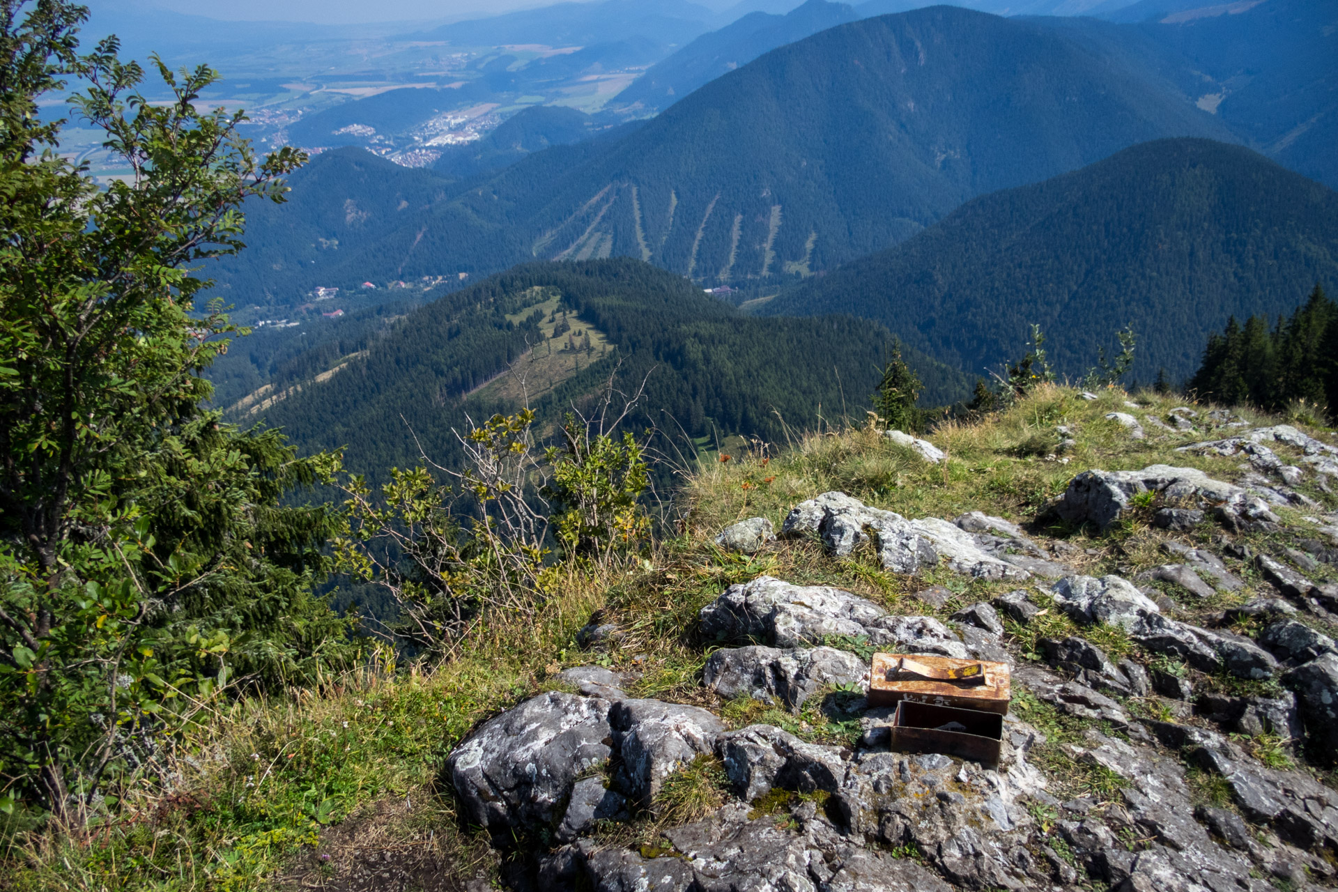 Poludnica z Iľanova cez sedlo pod Kúpeľom (Nízke Tatry)