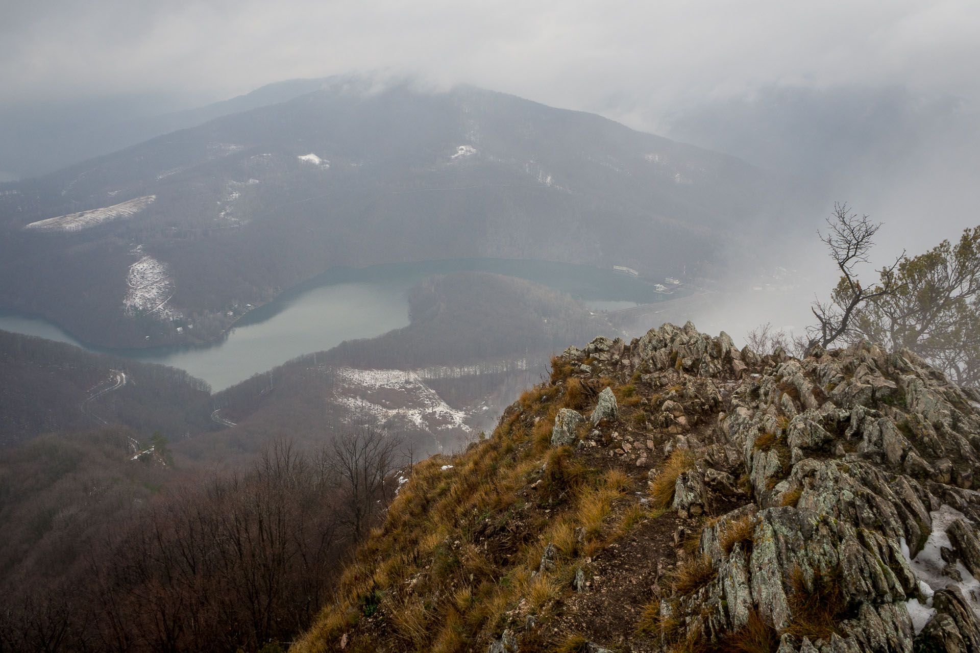 Sivec a Drienkova skala od Ružína (Čierna hora)