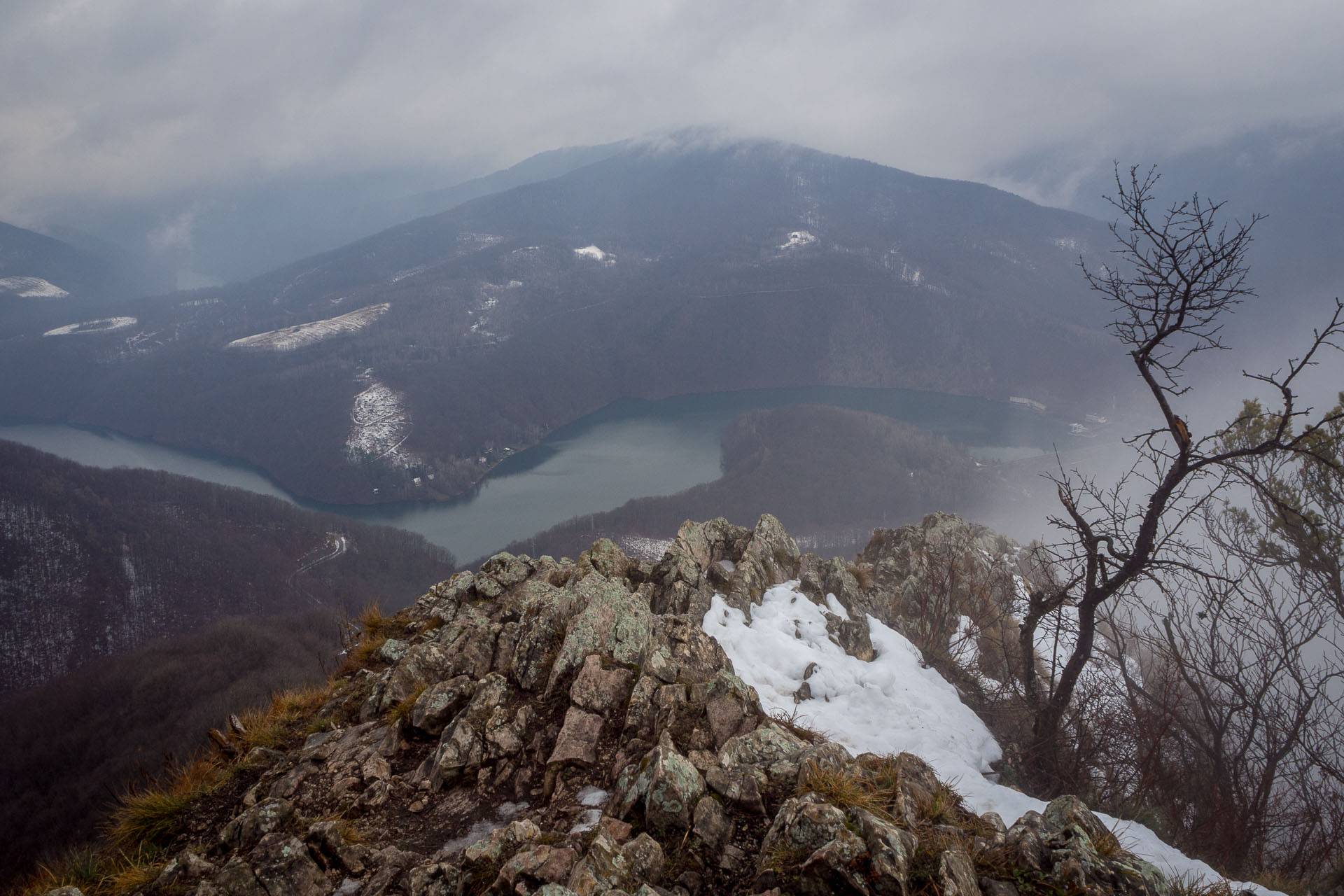 Sivec a Drienkova skala od Ružína (Čierna hora)