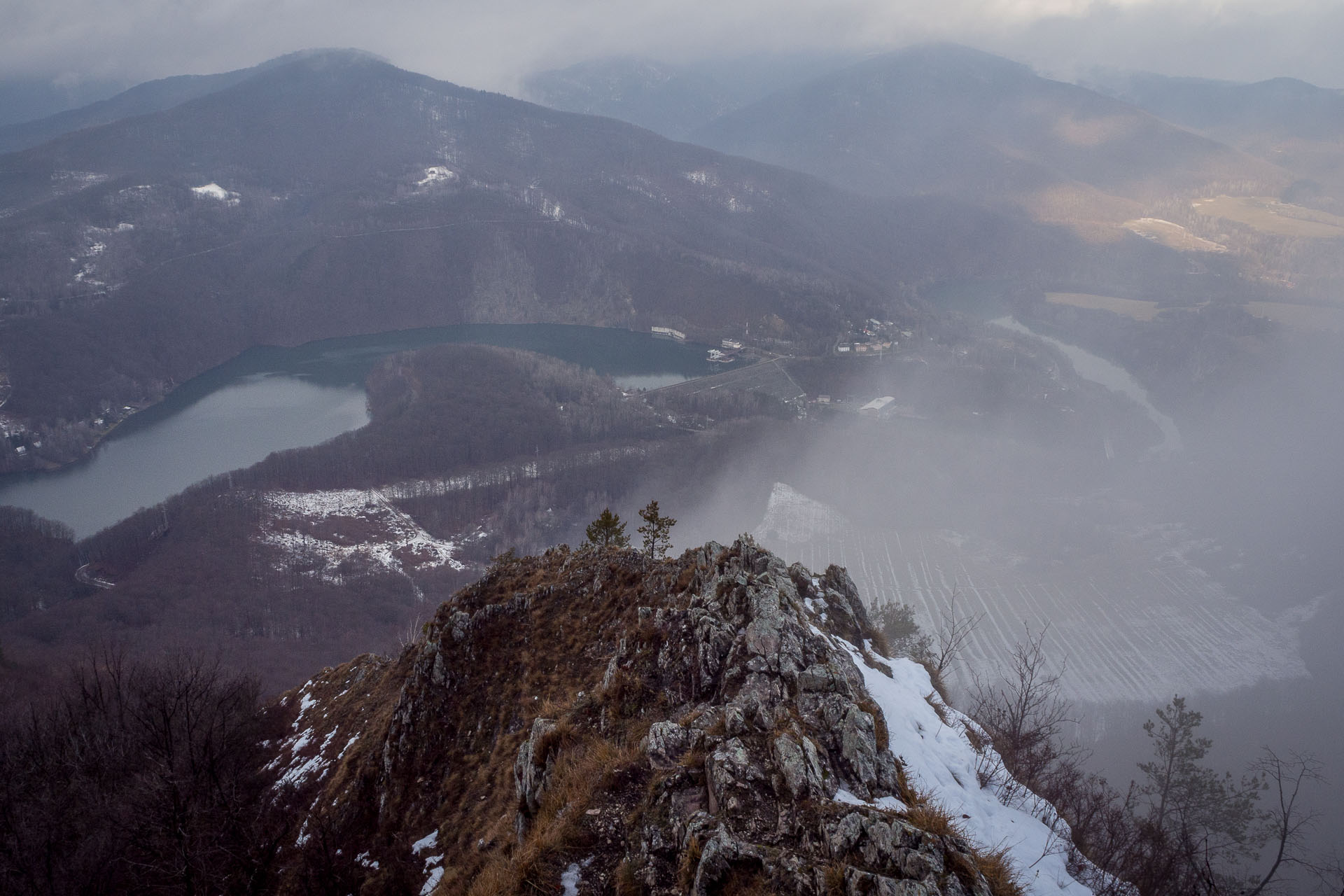 Sivec a Drienkova skala od Ružína (Čierna hora)