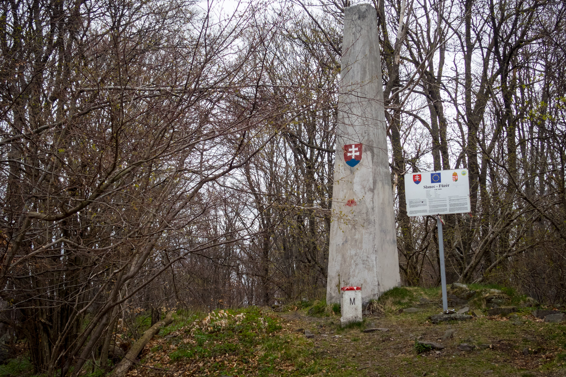 Veľký Milič a Skárošská vyhliadka z László tanya (Slanské vrchy)