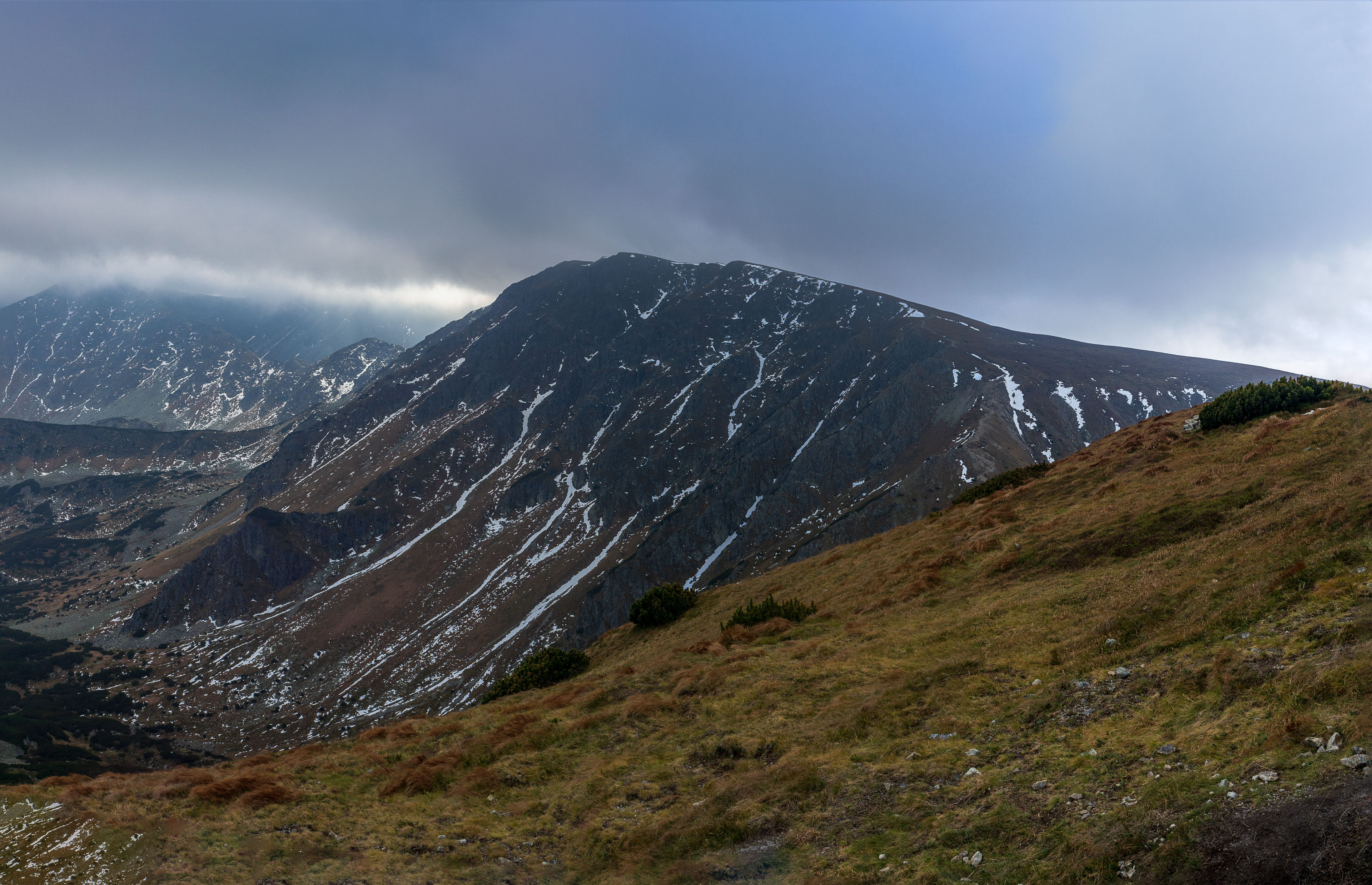 Brestová zo Salatínskej doliny, lanovky (Západné Tatry)