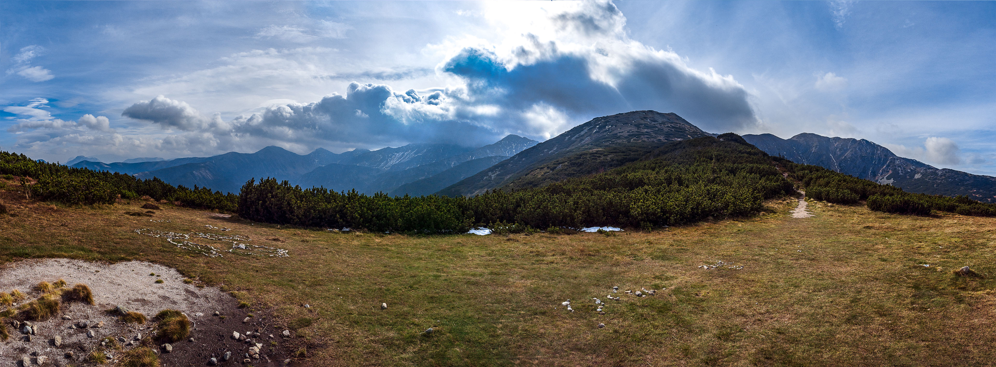 Brestová zo Salatínskej doliny, lanovky (Západné Tatry)