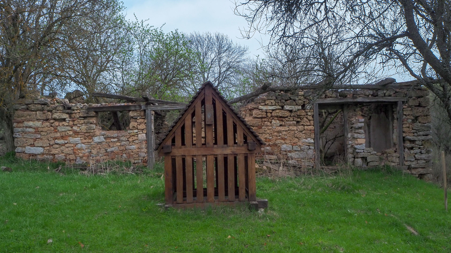 Derenk (Drienky) a hrad Szádvár (Aggteleki-karszt)