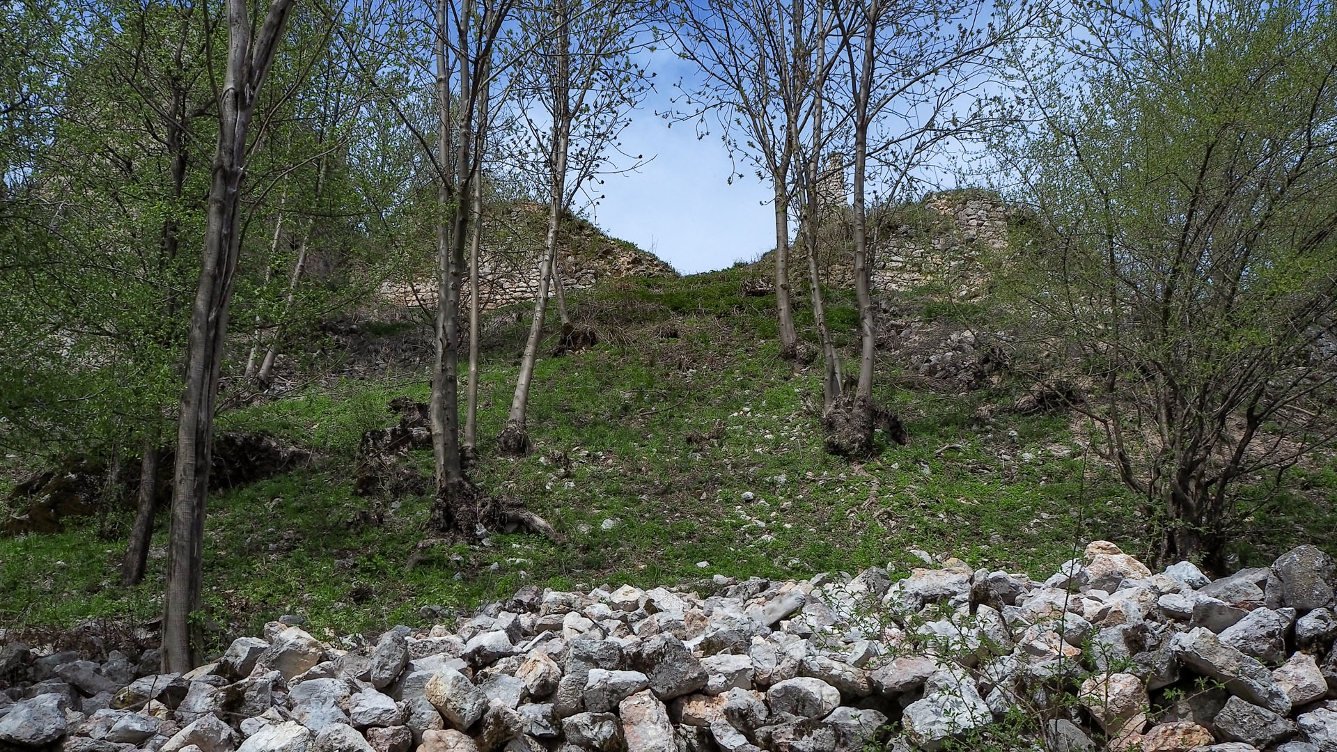 Derenk (Drienky) a hrad Szádvár (Aggteleki-karszt)