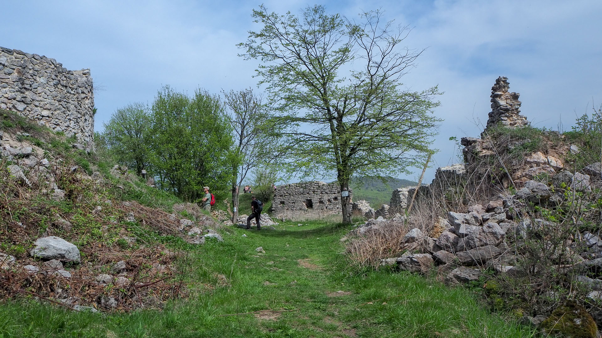 Derenk (Drienky) a hrad Szádvár (Aggteleki-karszt)