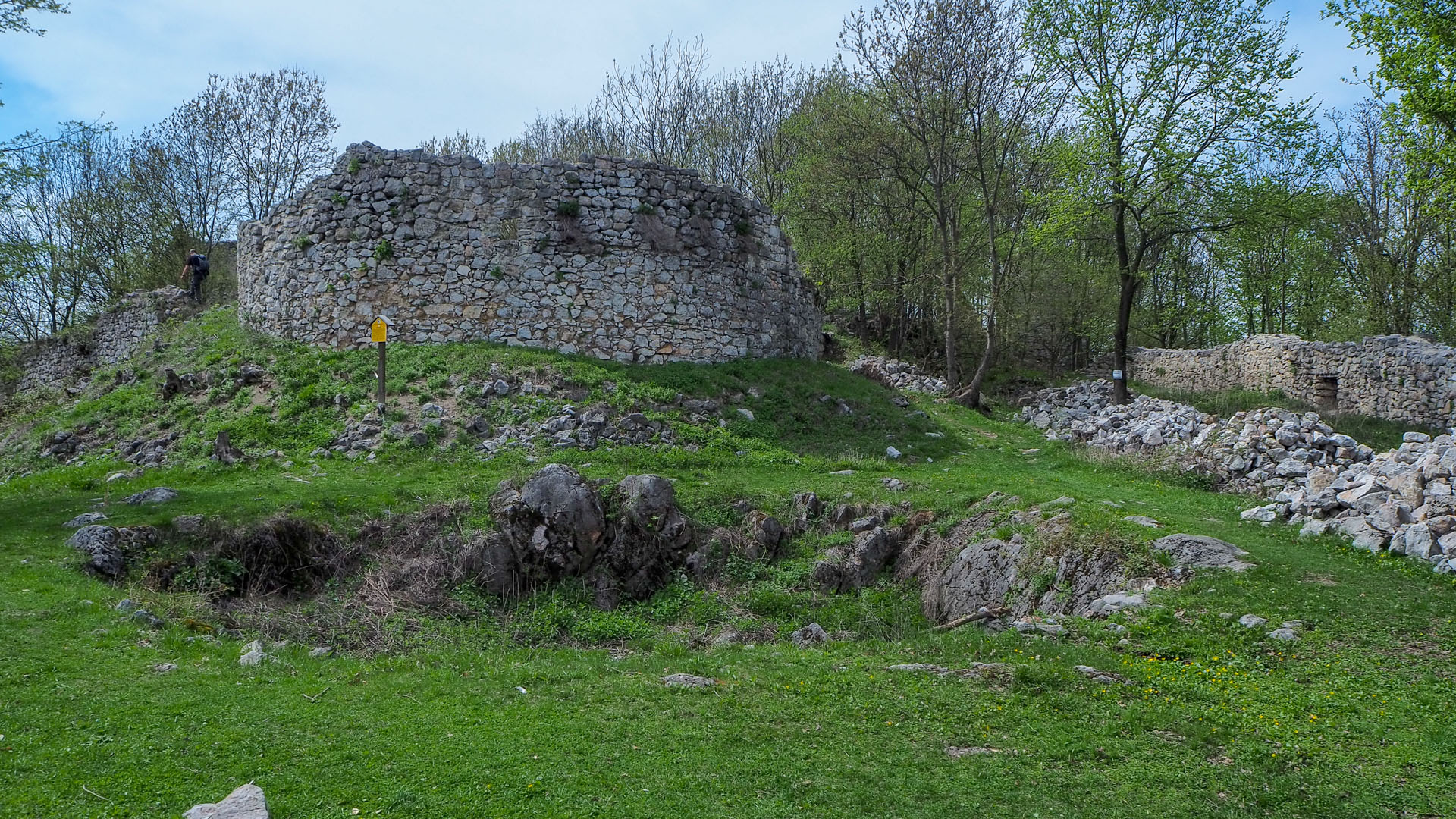 Derenk (Drienky) a hrad Szádvár (Aggteleki-karszt)