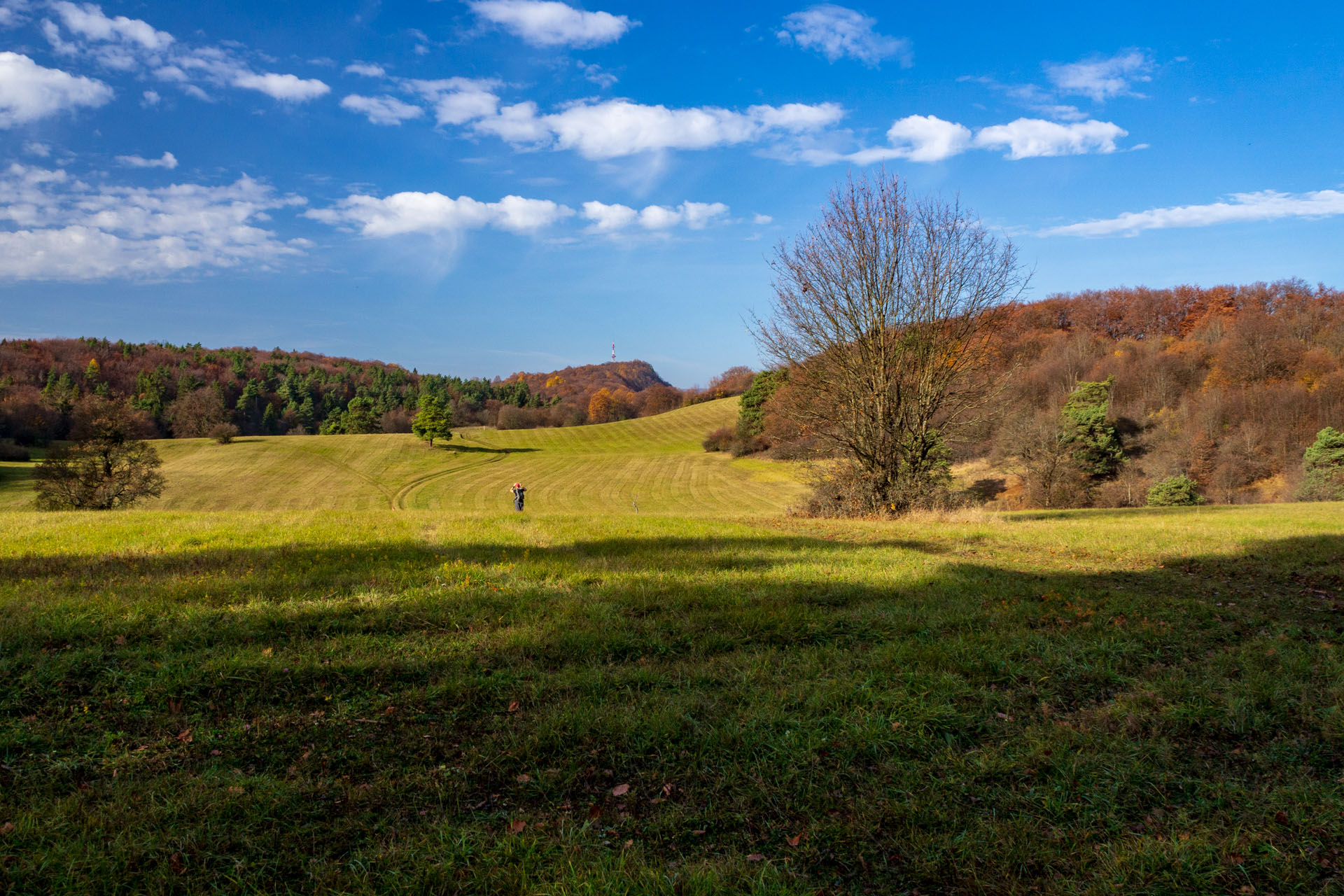 Dievčenská skala z Jablonovského sedla (Slovenský kras)