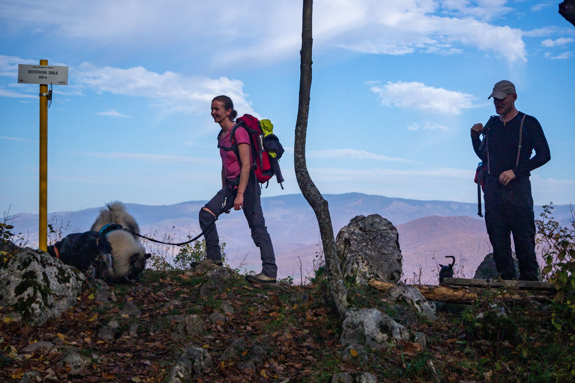 Dievčenská skala z Jablonovského sedla (Slovenský kras)