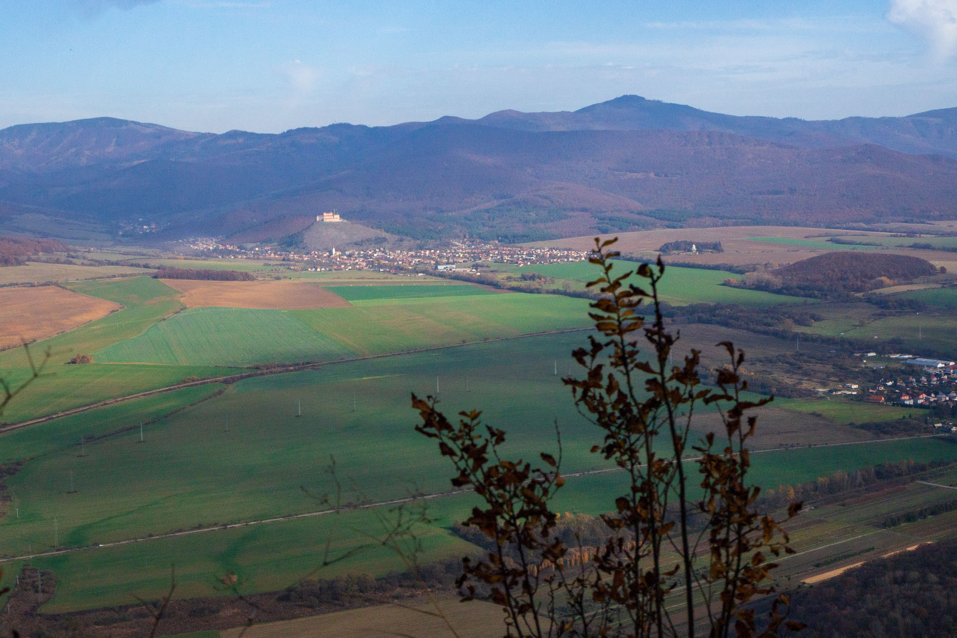 Dievčenská skala z Jablonovského sedla (Slovenský kras)