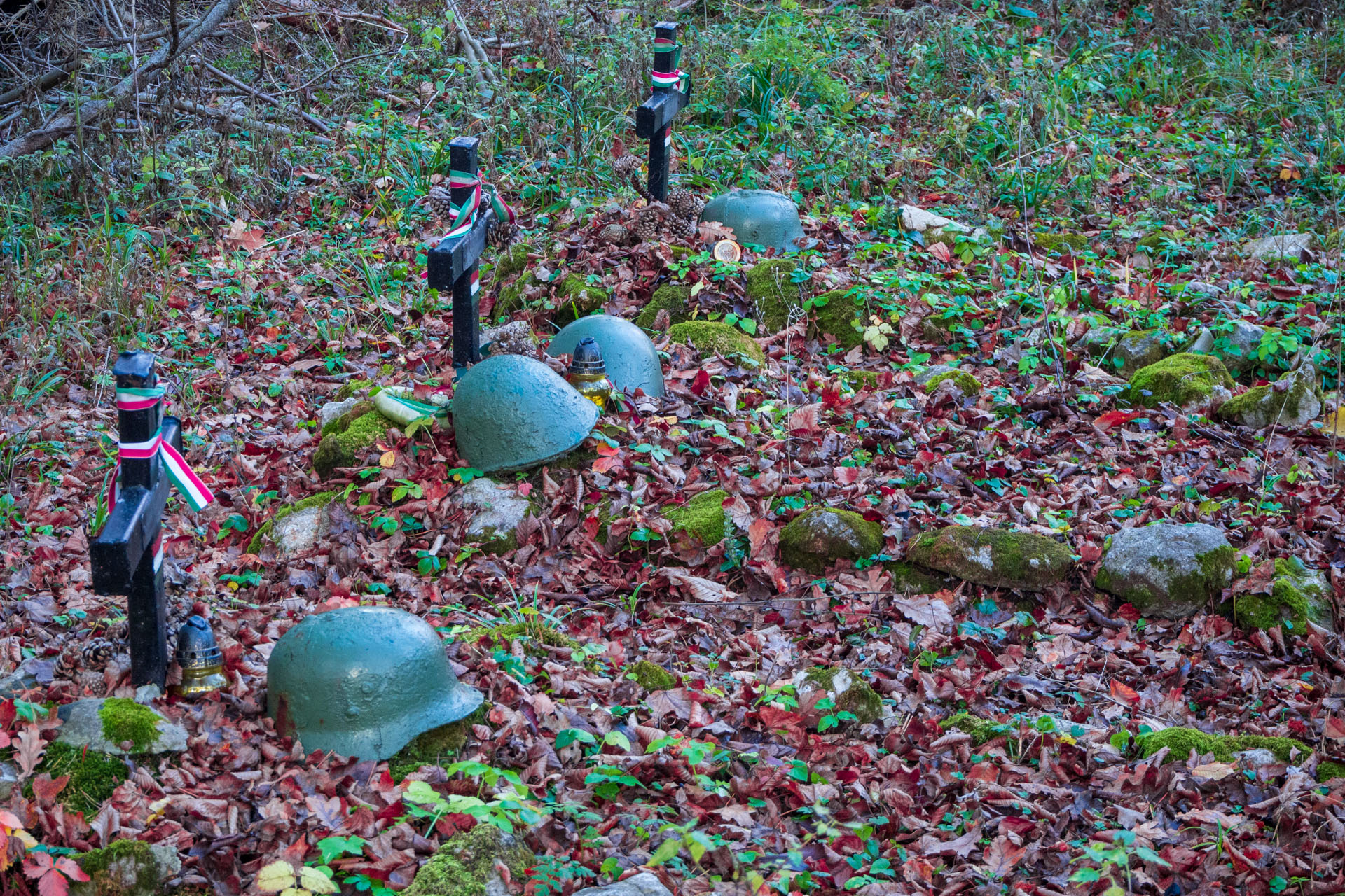 Dievčenská skala z Jablonovského sedla (Slovenský kras)