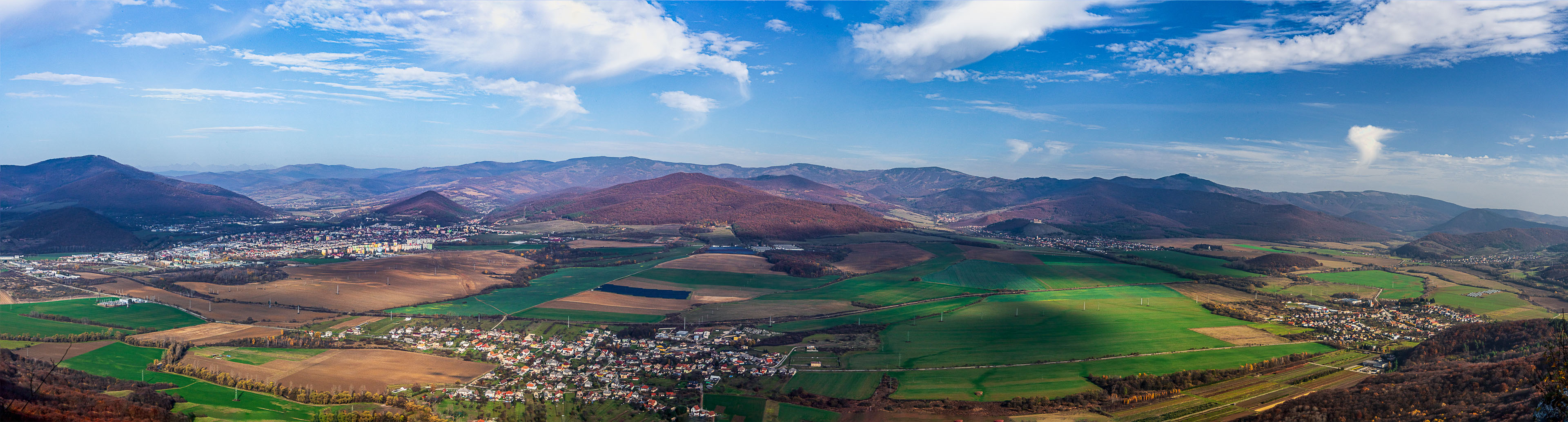 Dievčenská skala z Jablonovského sedla (Slovenský kras)