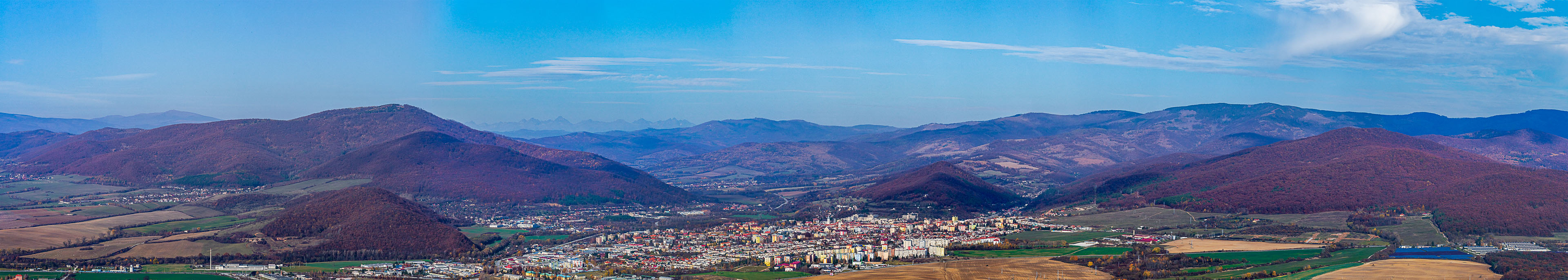 Dievčenská skala z Jablonovského sedla (Slovenský kras)