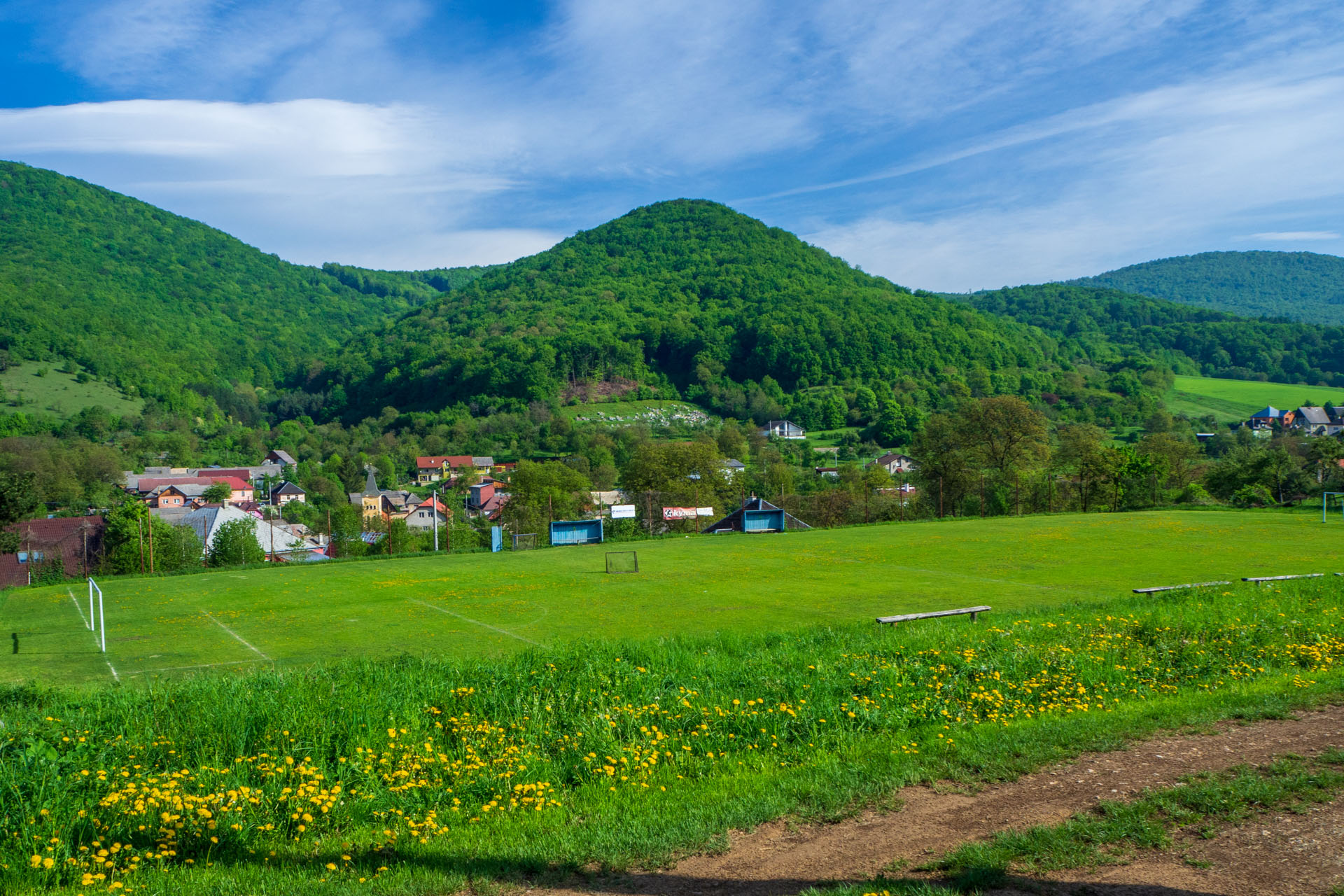 Gerlašská skala a Zvonárka z Honcov (Slovenský kras)