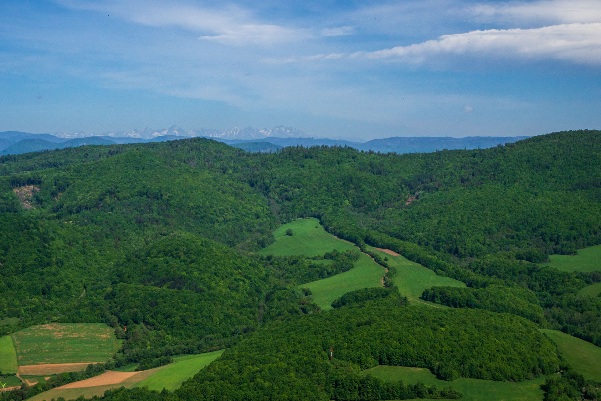 Gerlašská skala a Zvonárka z Honcov (Slovenský kras)