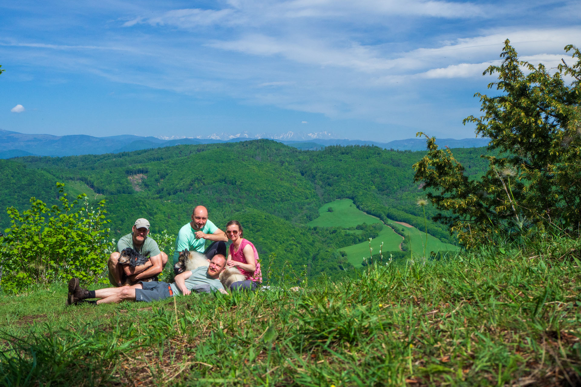 Gerlašská skala a Zvonárka z Honcov (Slovenský kras)