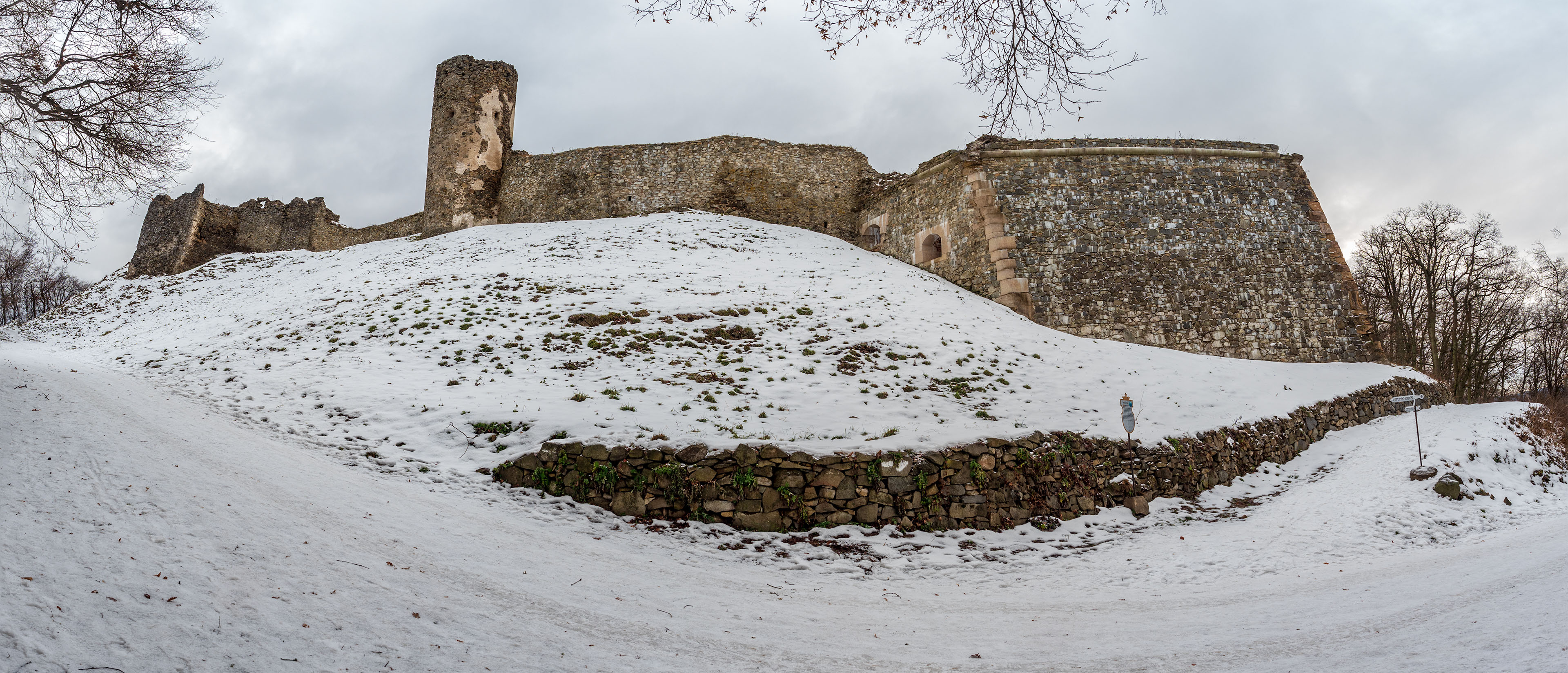 Hrad Šariš z Veľkého Šariša (Šariš)