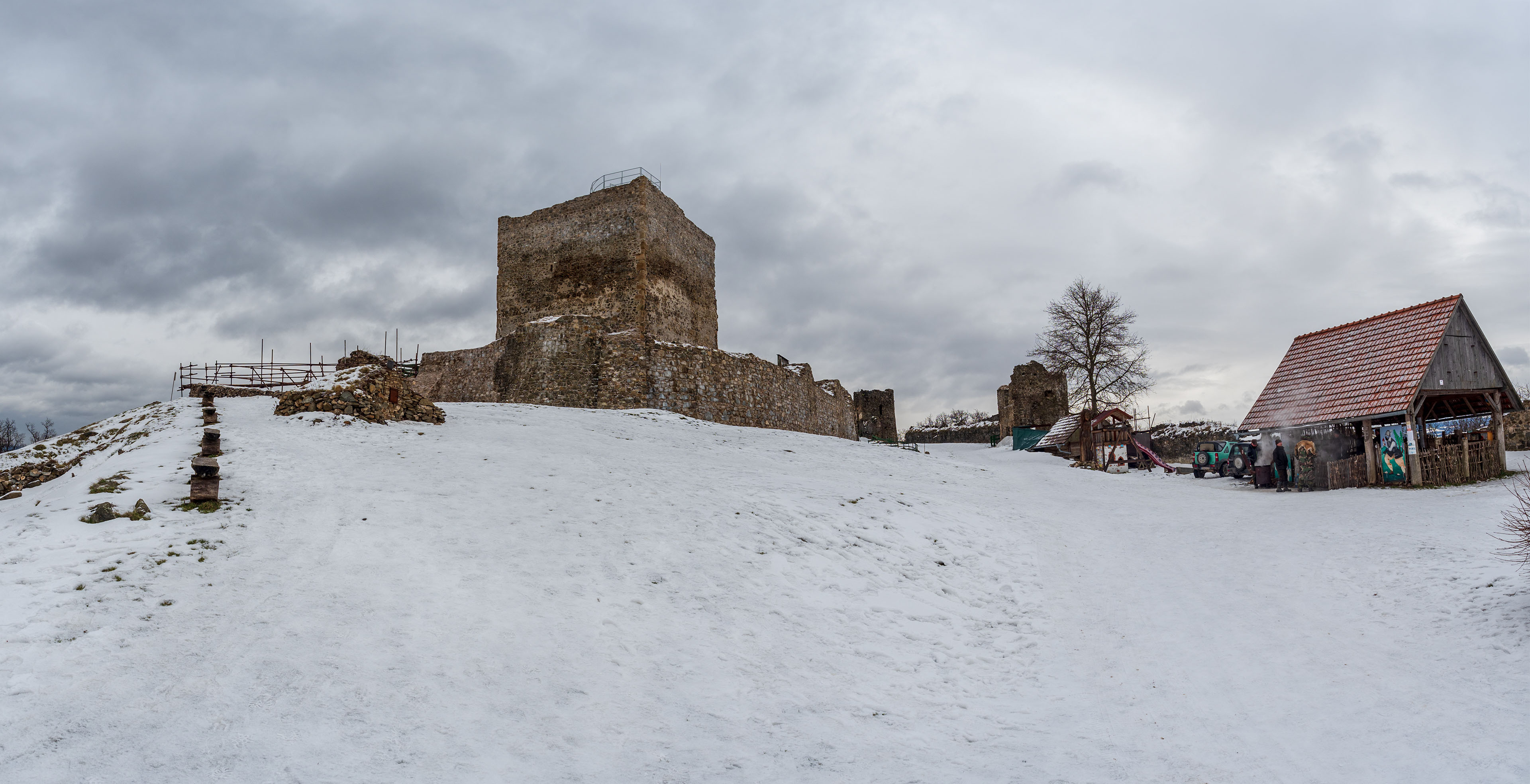 Hrad Šariš z Veľkého Šariša (Šariš)