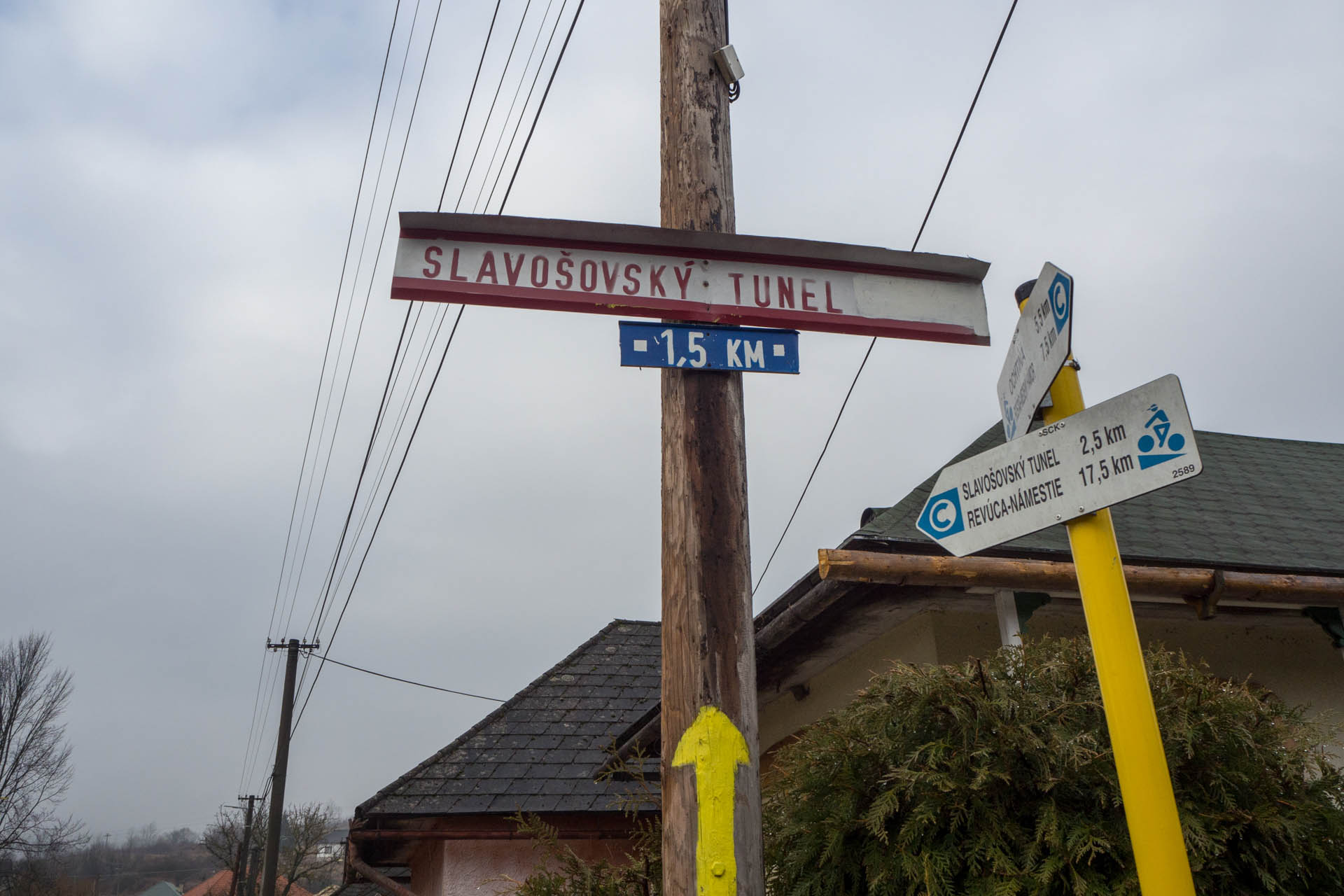 Koprášsky viadukt, Koprášsky a Slavošovský tunel zo Slavošoviec (Stolické vrchy)