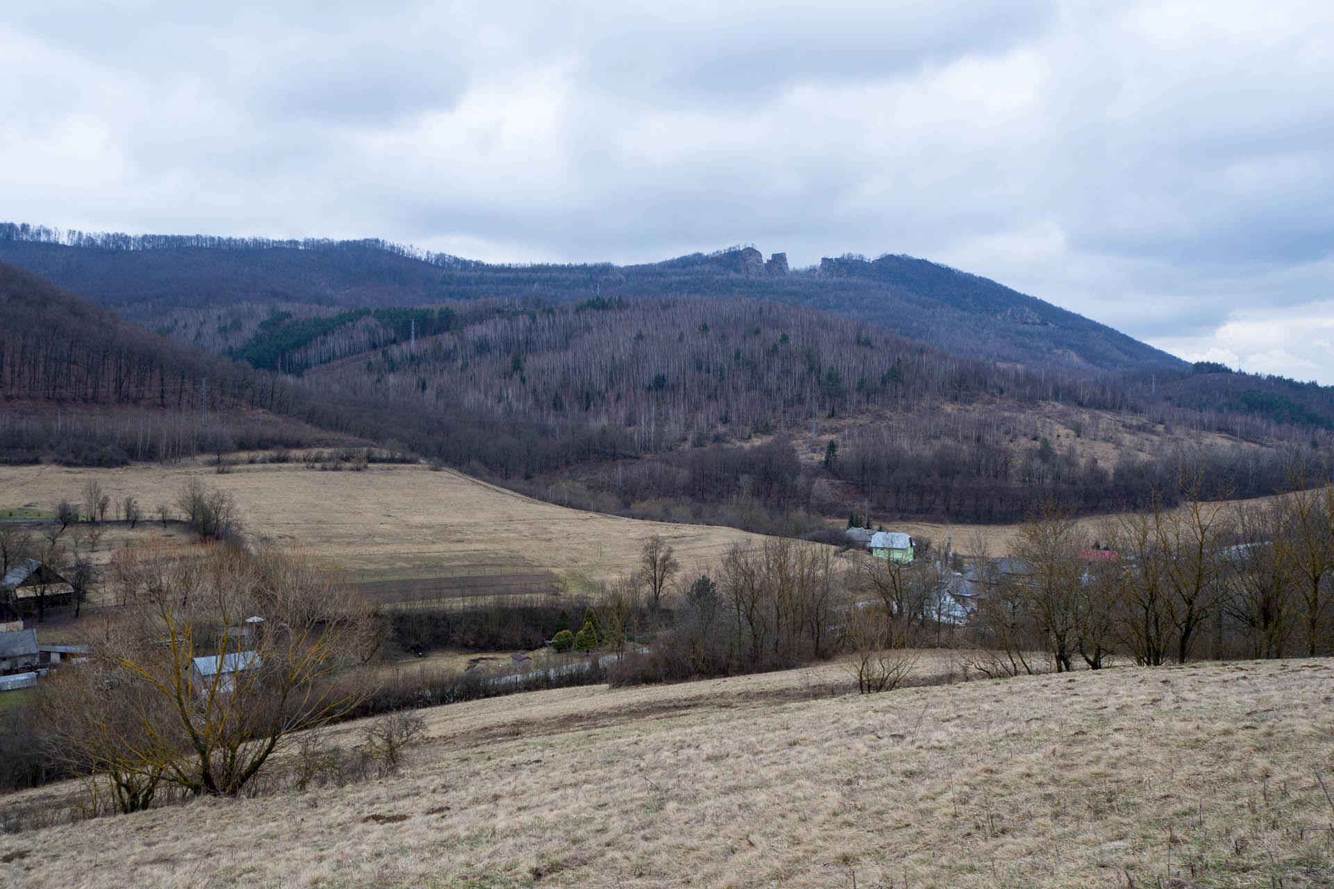 Koprášsky viadukt, Koprášsky a Slavošovský tunel zo Slavošoviec (Stolické vrchy)