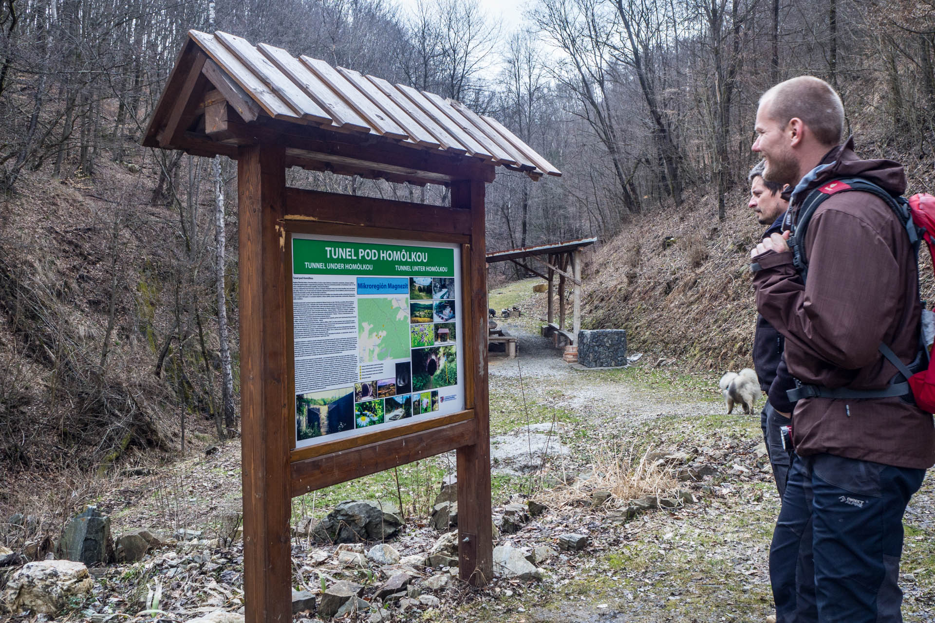 Koprášsky viadukt, Koprášsky a Slavošovský tunel zo Slavošoviec (Stolické vrchy)