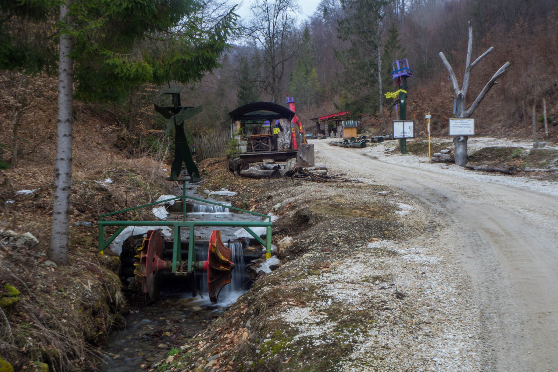 Koprášsky viadukt, Koprášsky a Slavošovský tunel zo Slavošoviec (Stolické vrchy)