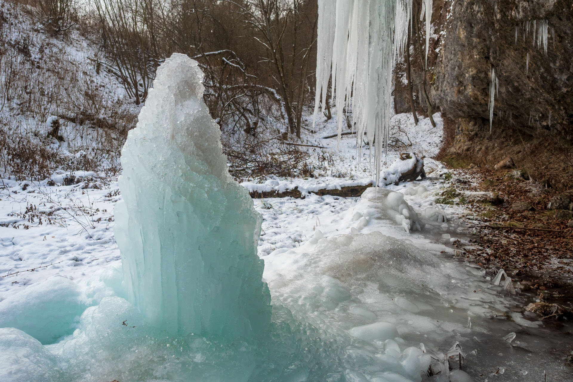 Markušovský skalný hríb a Šikľavá skala (Volovské vrchy)