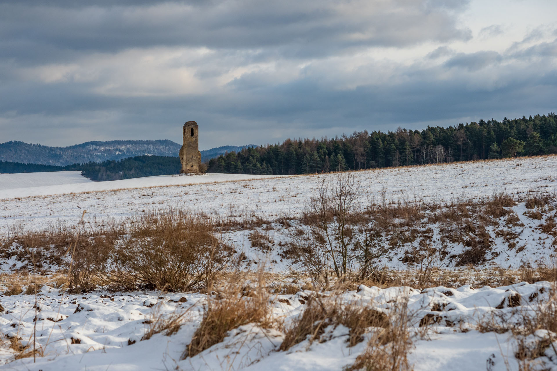 Markušovský skalný hríb a Šikľavá skala (Volovské vrchy)