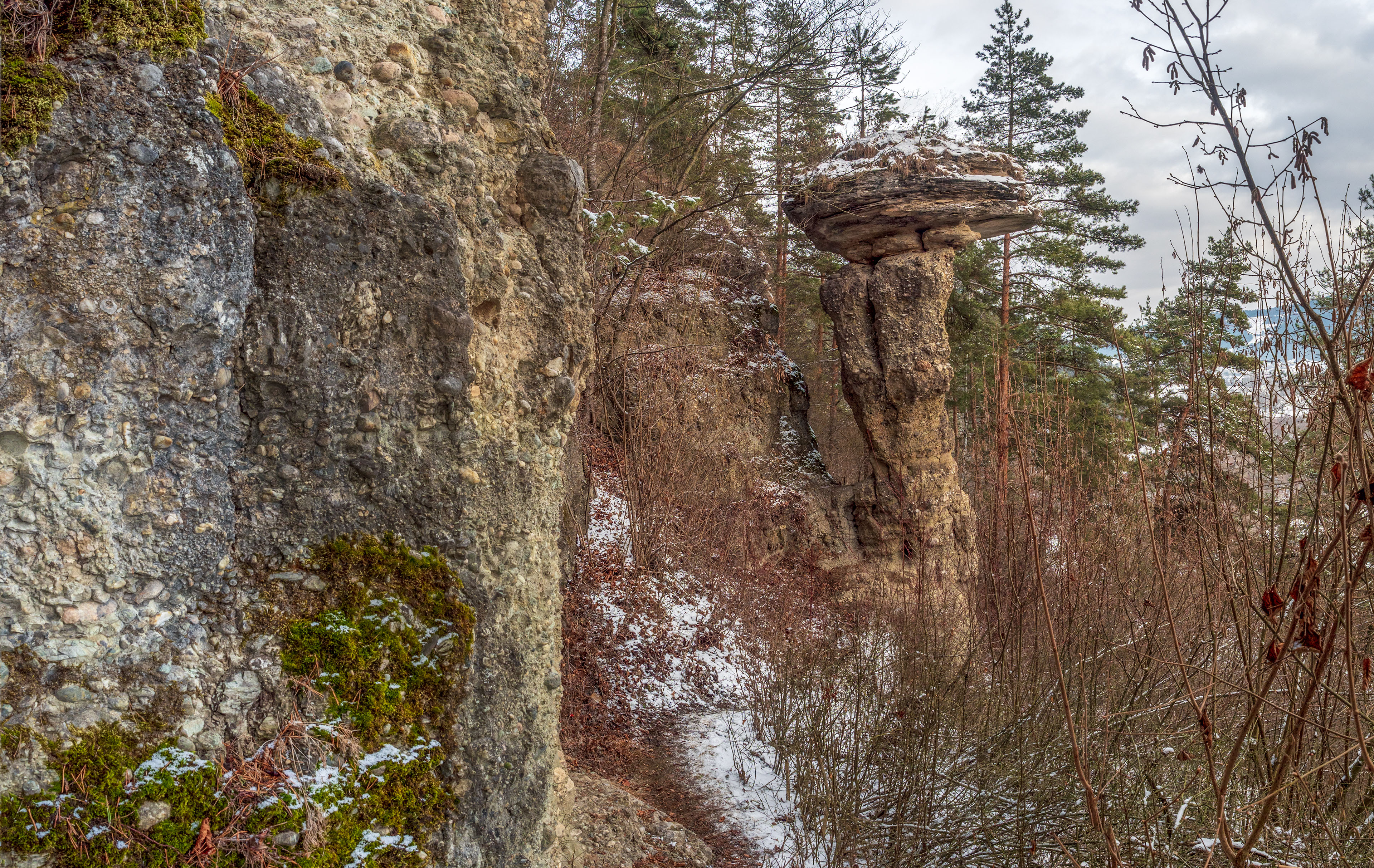 Markušovský skalný hríb a Šikľavá skala (Volovské vrchy)