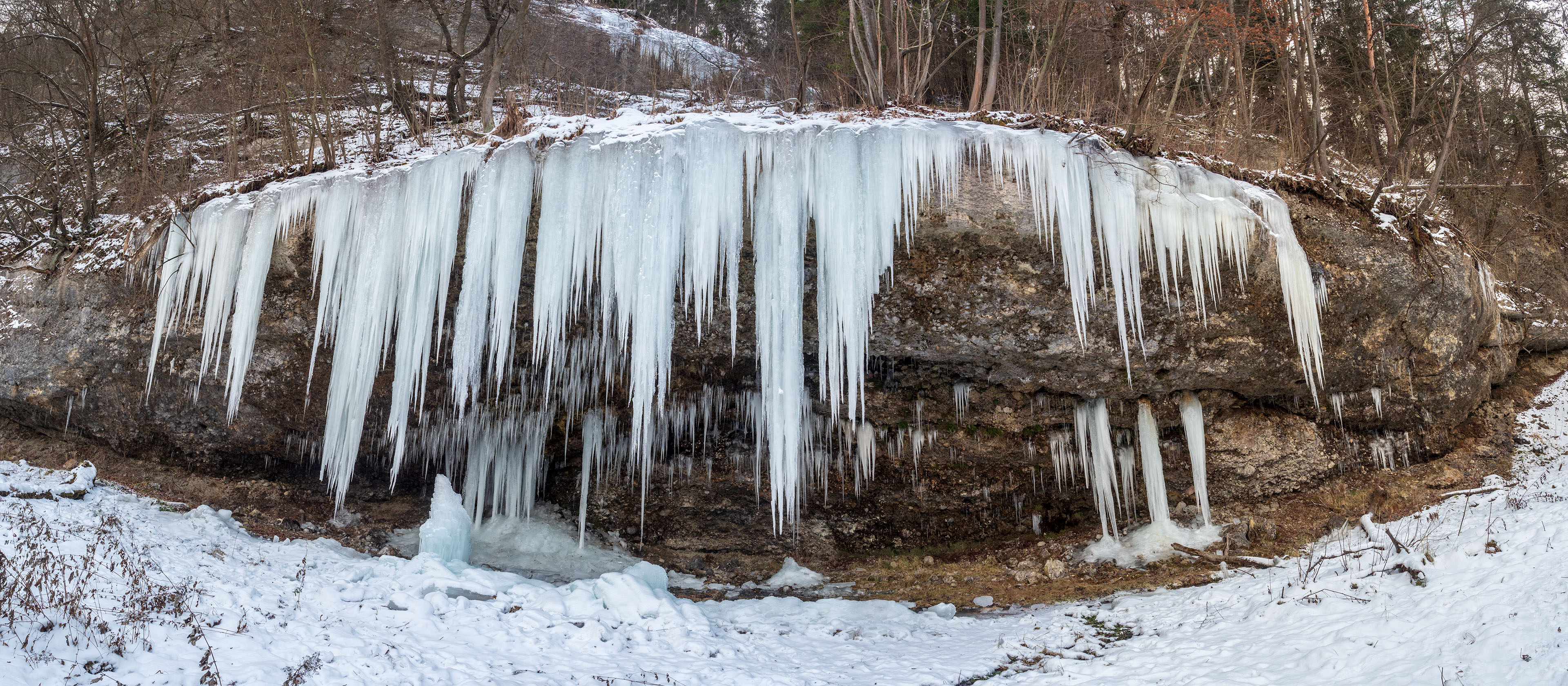 Markušovský skalný hríb a Šikľavá skala (Volovské vrchy)