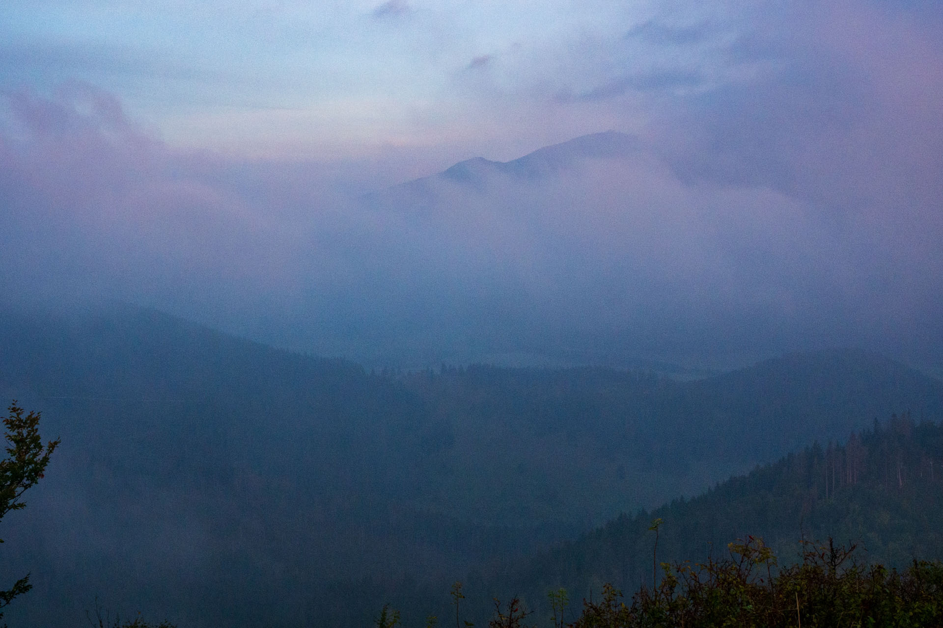 Ondrejisko (Borovniak) zo sedla Besník s nocľahom (Slovenský raj)