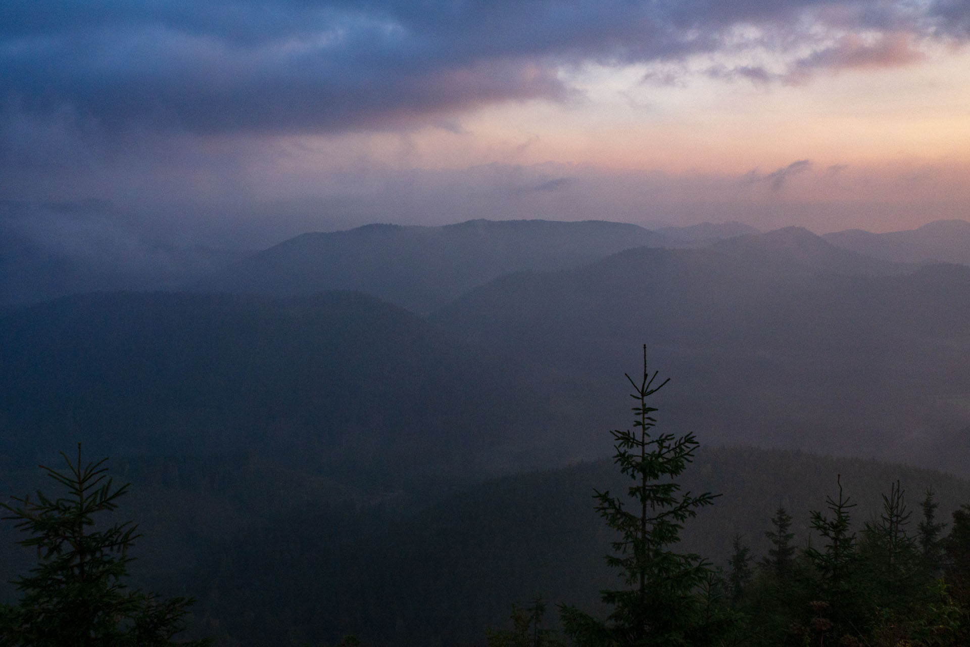 Ondrejisko (Borovniak) zo sedla Besník s nocľahom (Slovenský raj)