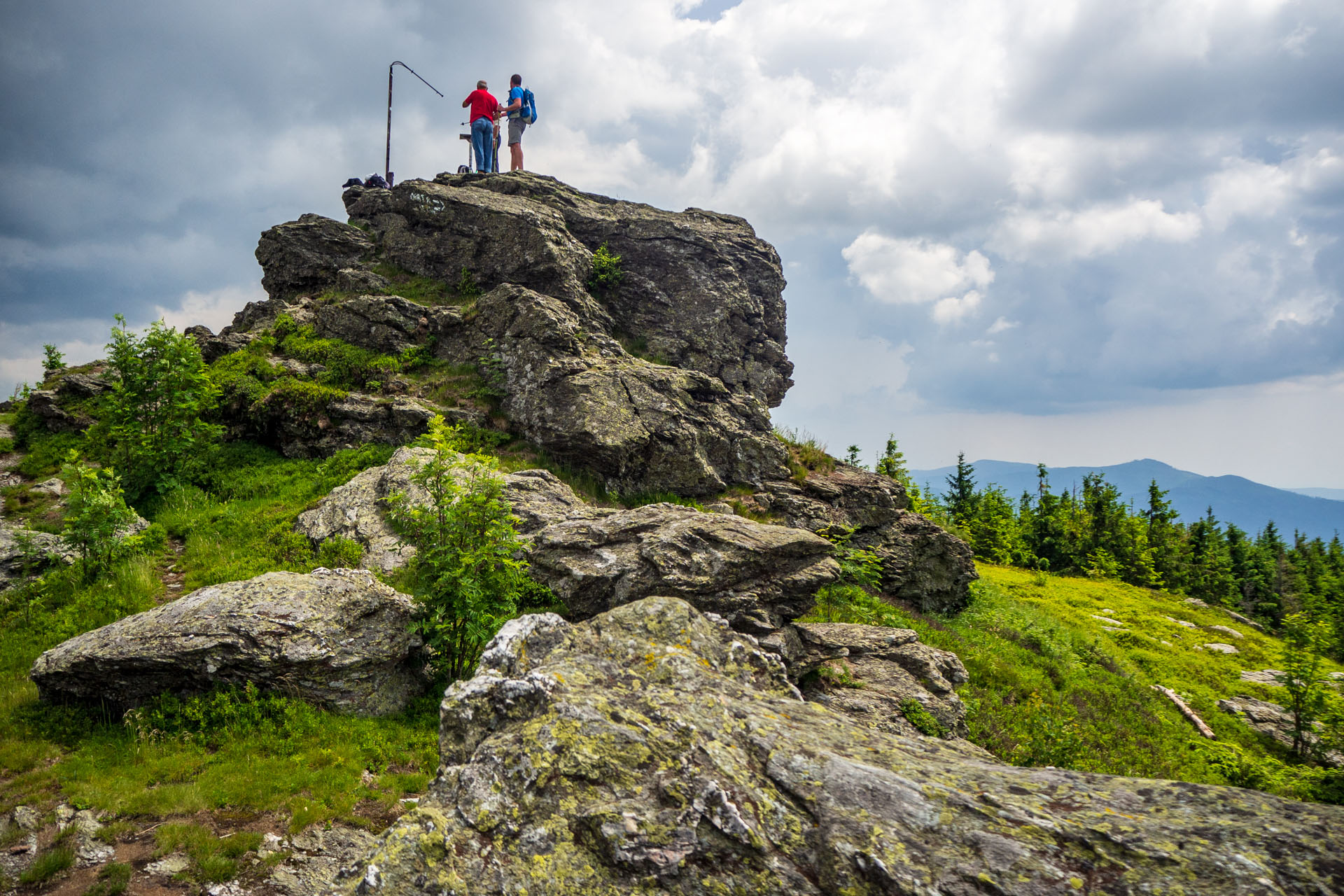 Skalisko z Uhornianskeho sedla (Volovské vrchy)