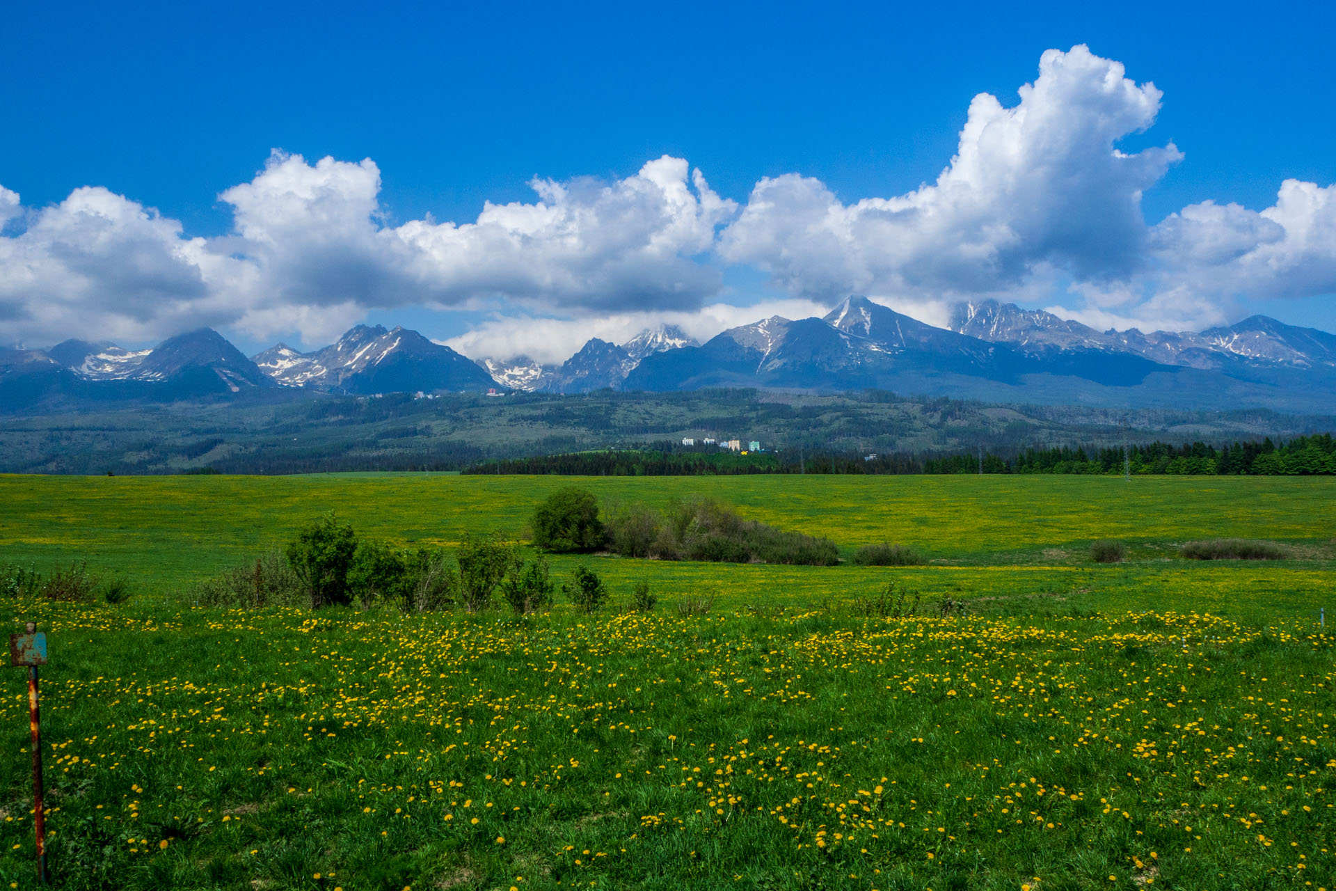 Šútovský vodopád a Chata pod Chlebom z Rieky (Malá Fatra)